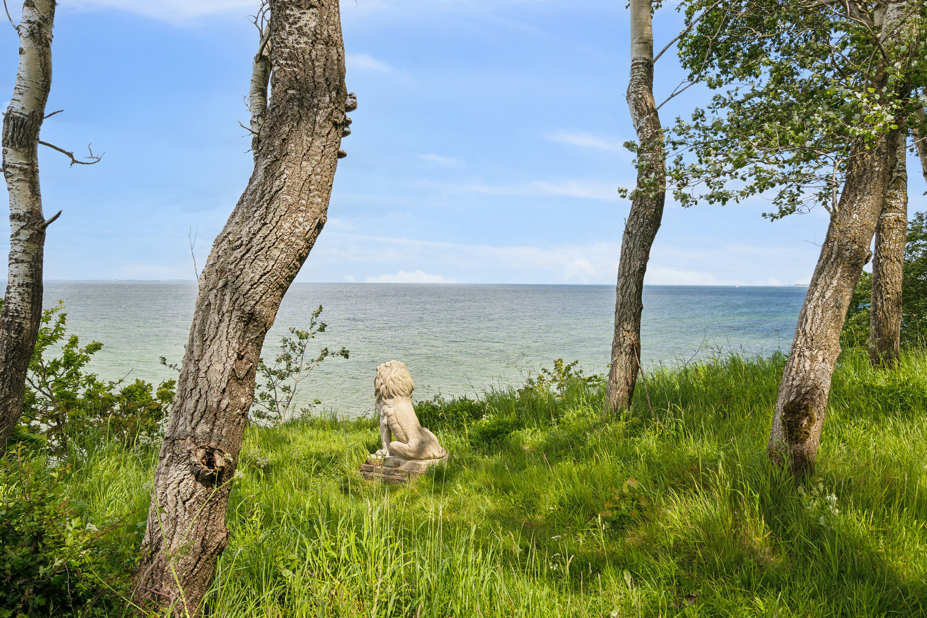 Miniaturebillede 2: set fra haven. Billede af Varnæshoved 4, Varnæs, 6200 Aabenraa