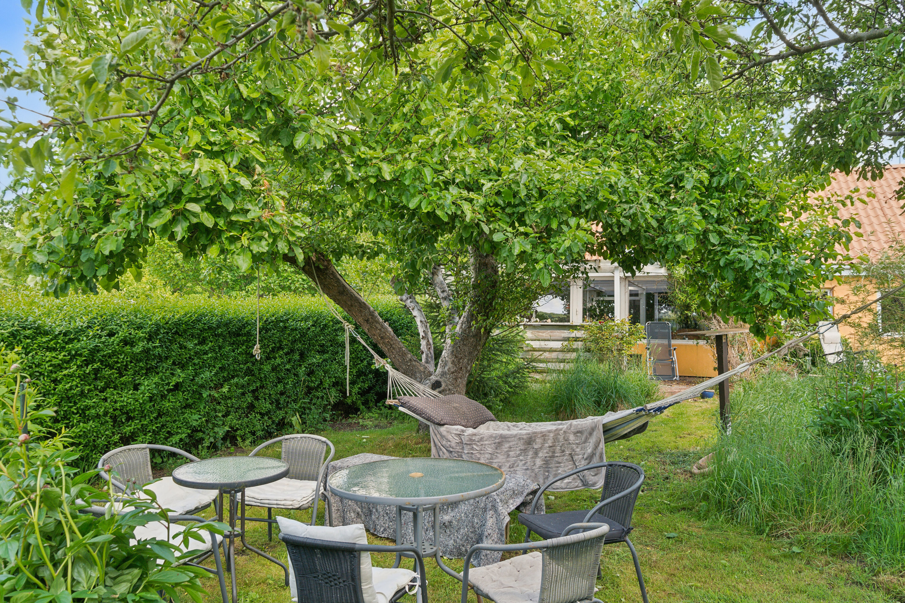 Fremhævet set fra haven billede i fuldskærmstilstand. Billede af Trønninge By 16, 4420 Regstrup