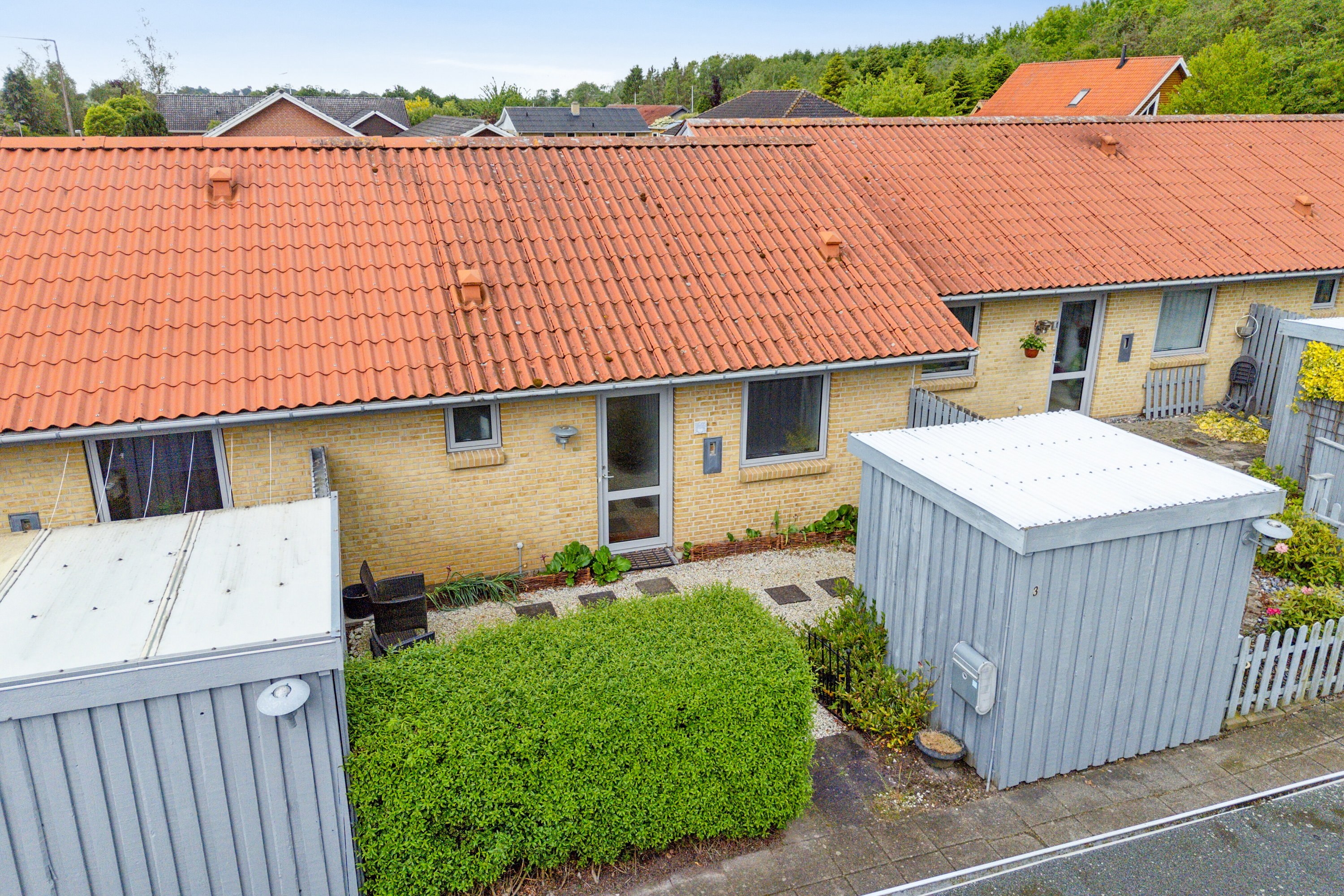 Fremhævet set fra vejen billede i fuldskærmstilstand. Billede af Lærkevej 3, 4261 Dalmose