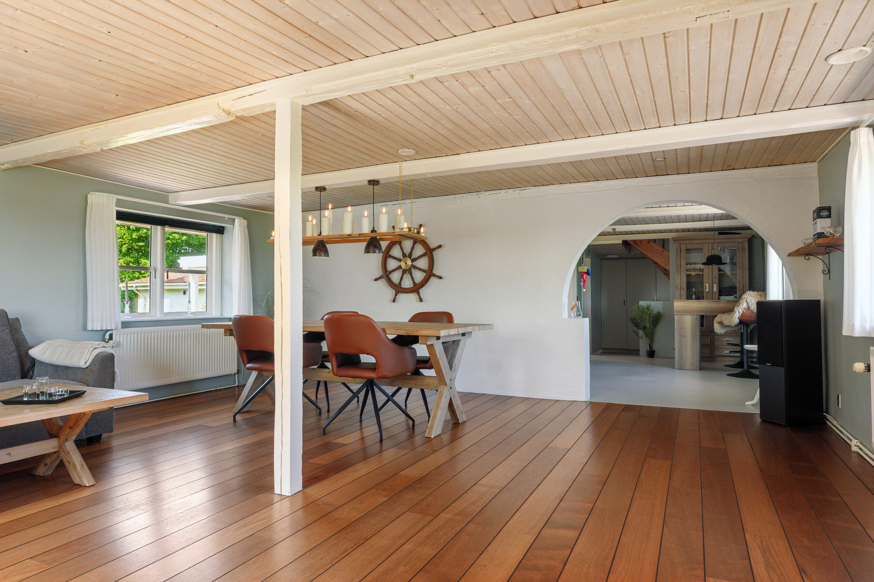 Fremhævet stue billede i fuldskærmstilstand. Billede af Skårenvej 27, Vallensved, 4700 Næstved