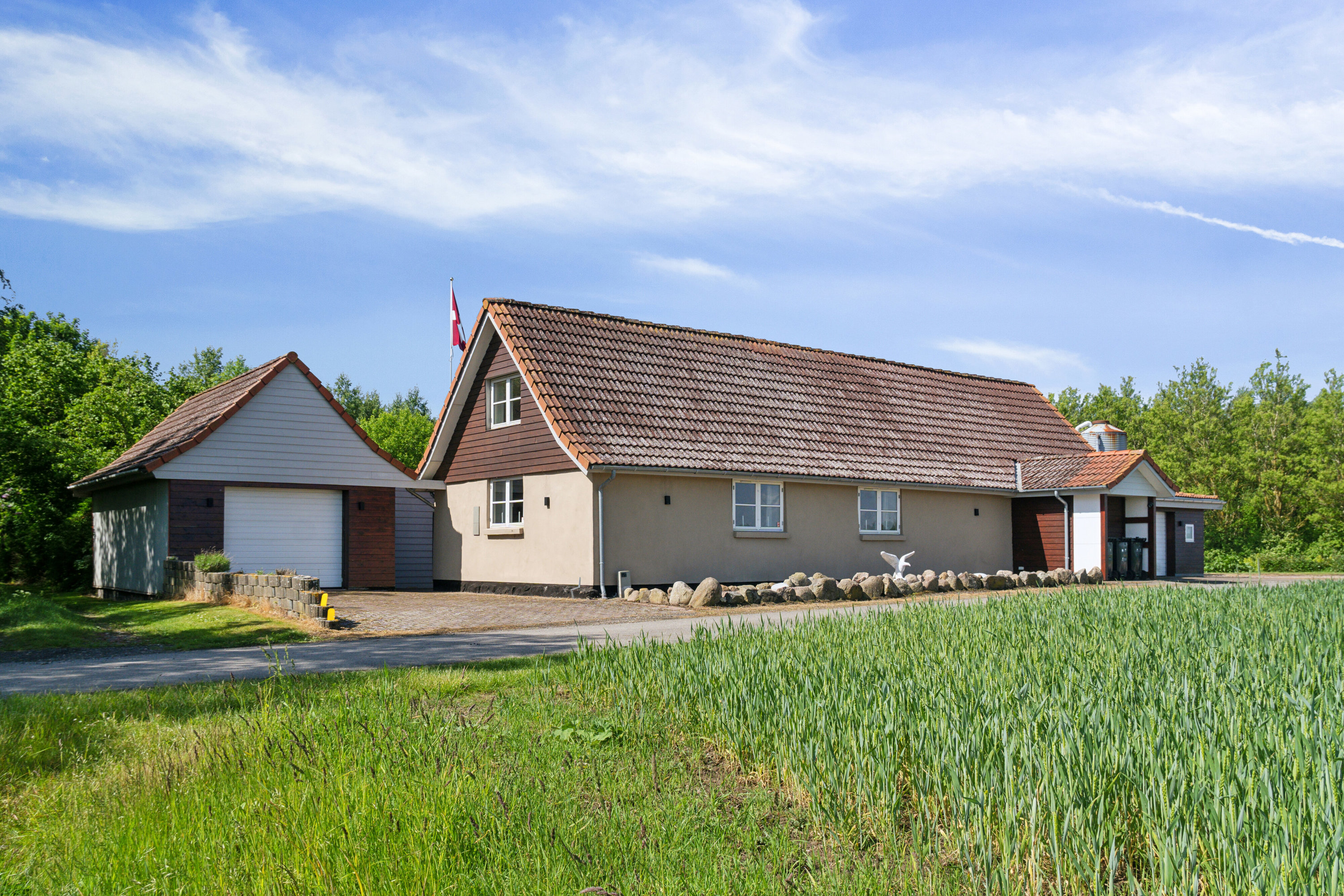 Fremhævet set fra vejen billede i fuldskærmstilstand. Billede af Skårenvej 27, Vallensved, 4700 Næstved