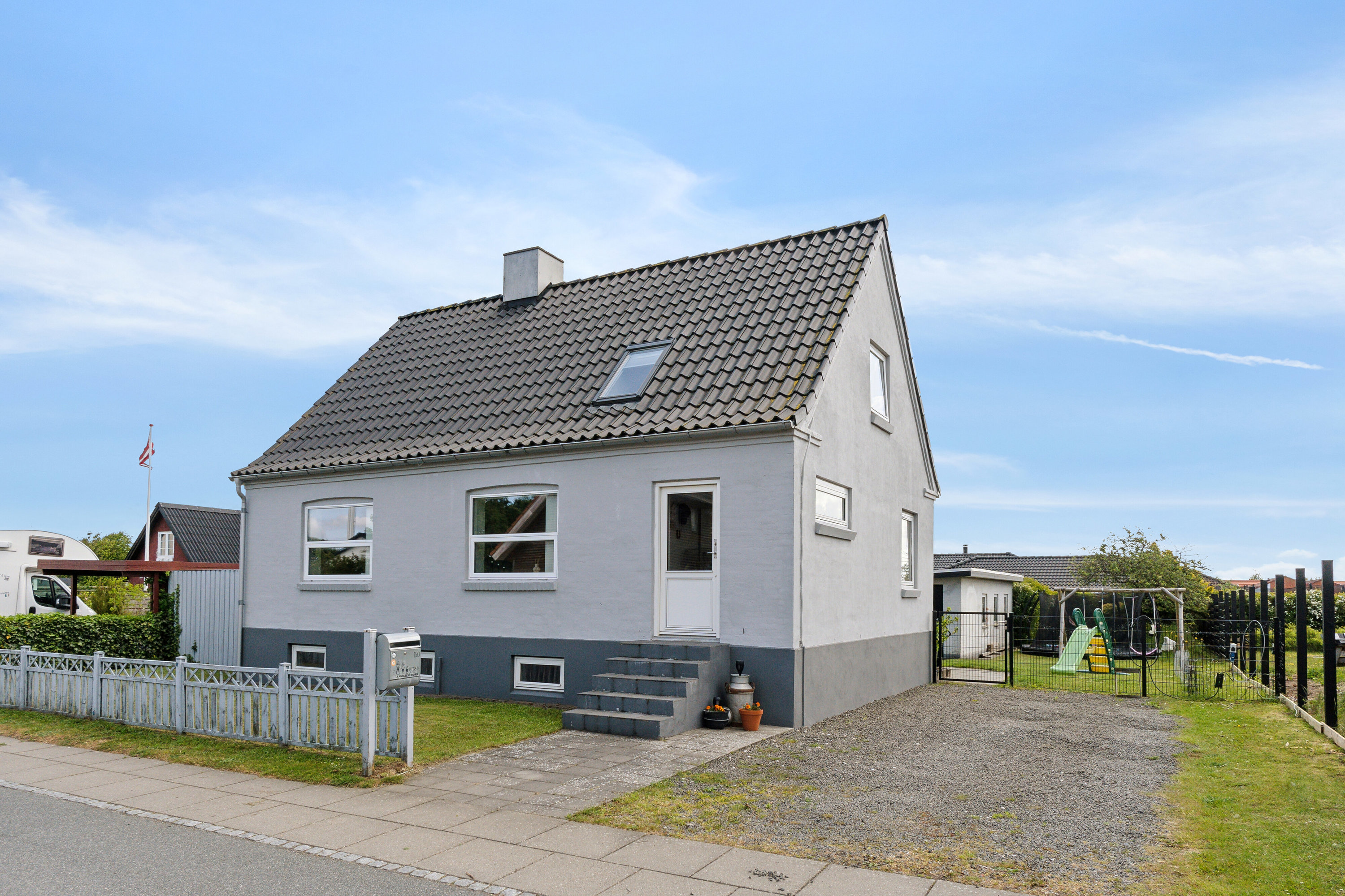 Fremhævet set fra vejen billede i fuldskærmstilstand. Billede af Skagensvej 160, 9800 Hjørring