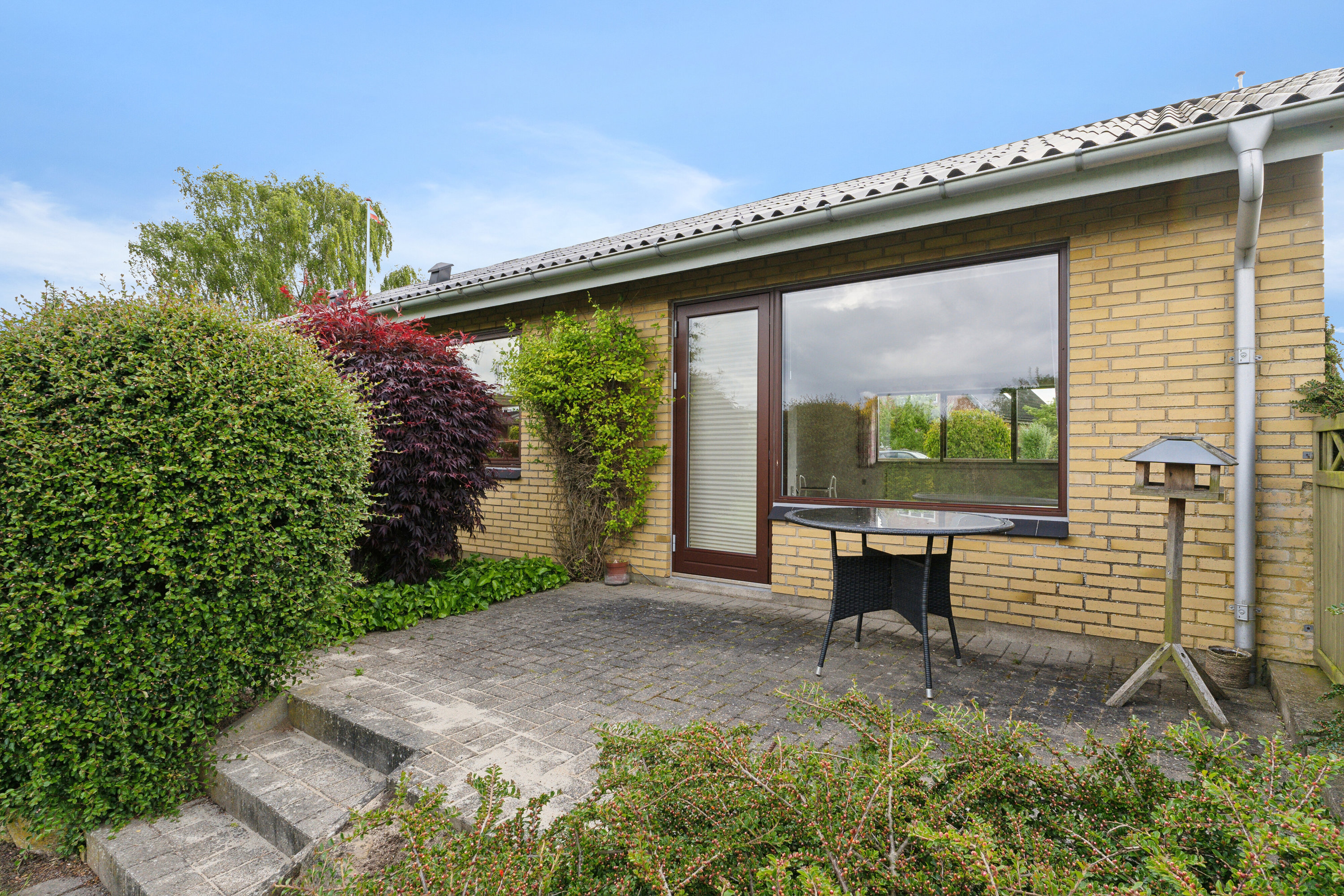 Fremhævet set fra haven billede i fuldskærmstilstand. Billede af Vinderslevvej 3, Vinderslev, 8620 Kjellerup