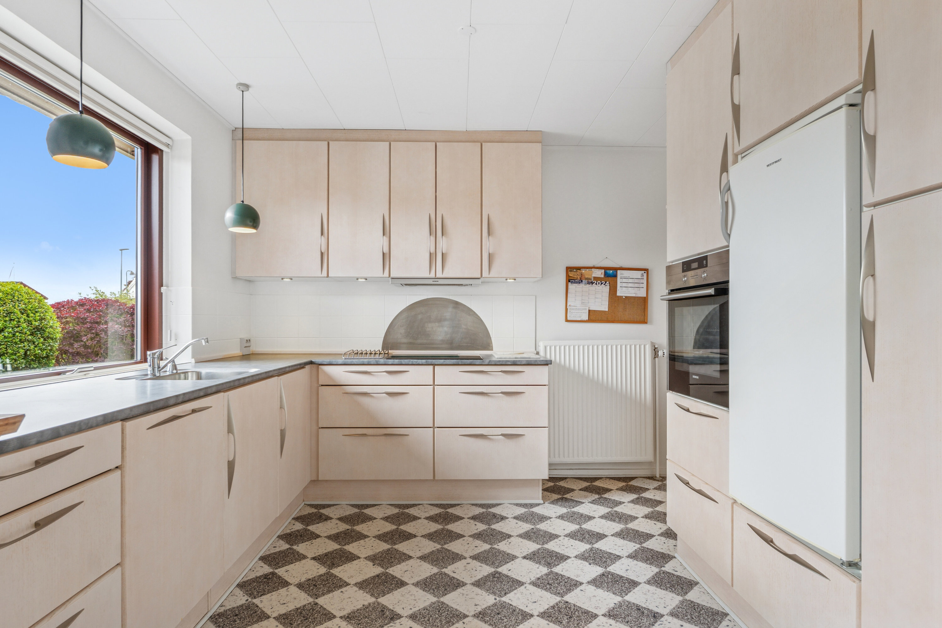 Fremhævet køkken billede i fuldskærmstilstand. Billede af Vinderslevvej 3, Vinderslev, 8620 Kjellerup