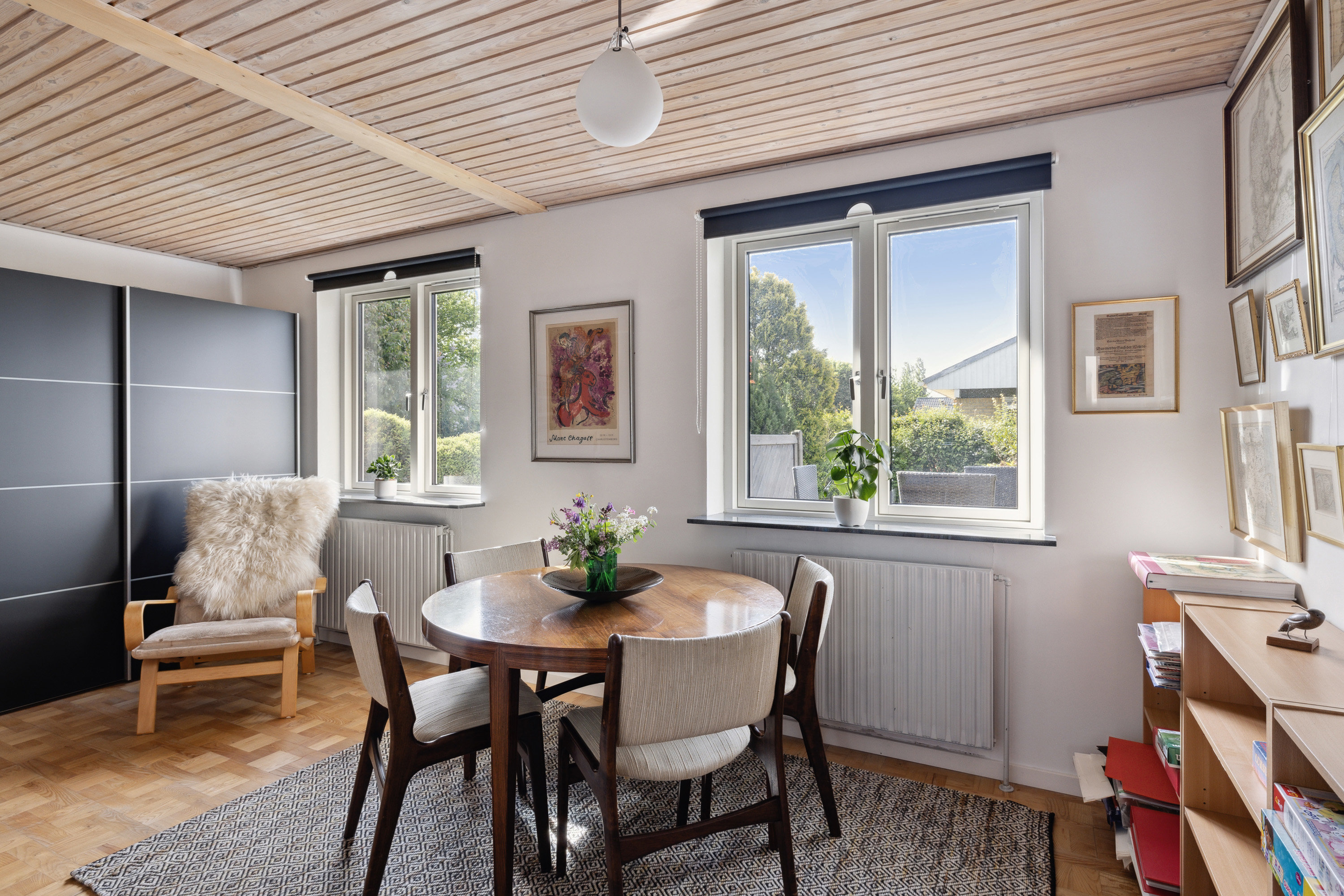 Fremhævet stue billede i fuldskærmstilstand. Billede af Risvænget 10, Frederiks, 7470 Karup J