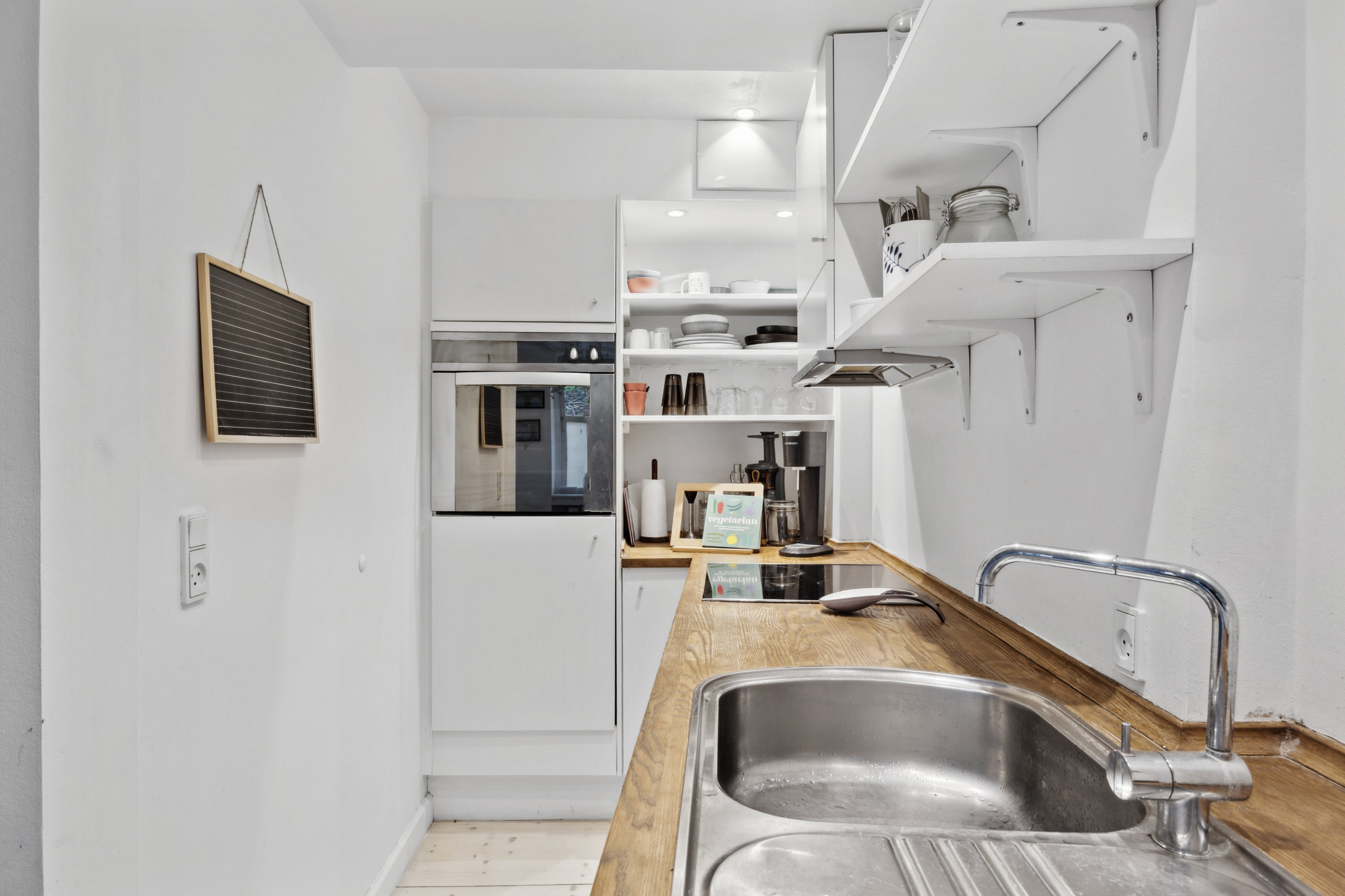 Miniaturebillede 1: køkken. Billede af Hyskenstræde 9A, st.., 1207 København K