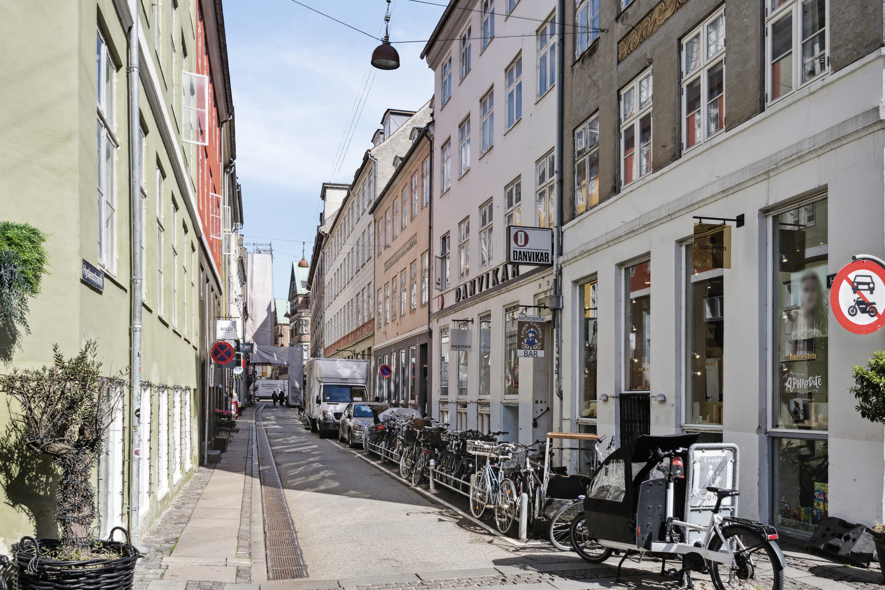 Fremhævet gade billede i fuldskærmstilstand. Billede af Hyskenstræde 9A, st.., 1207 København K