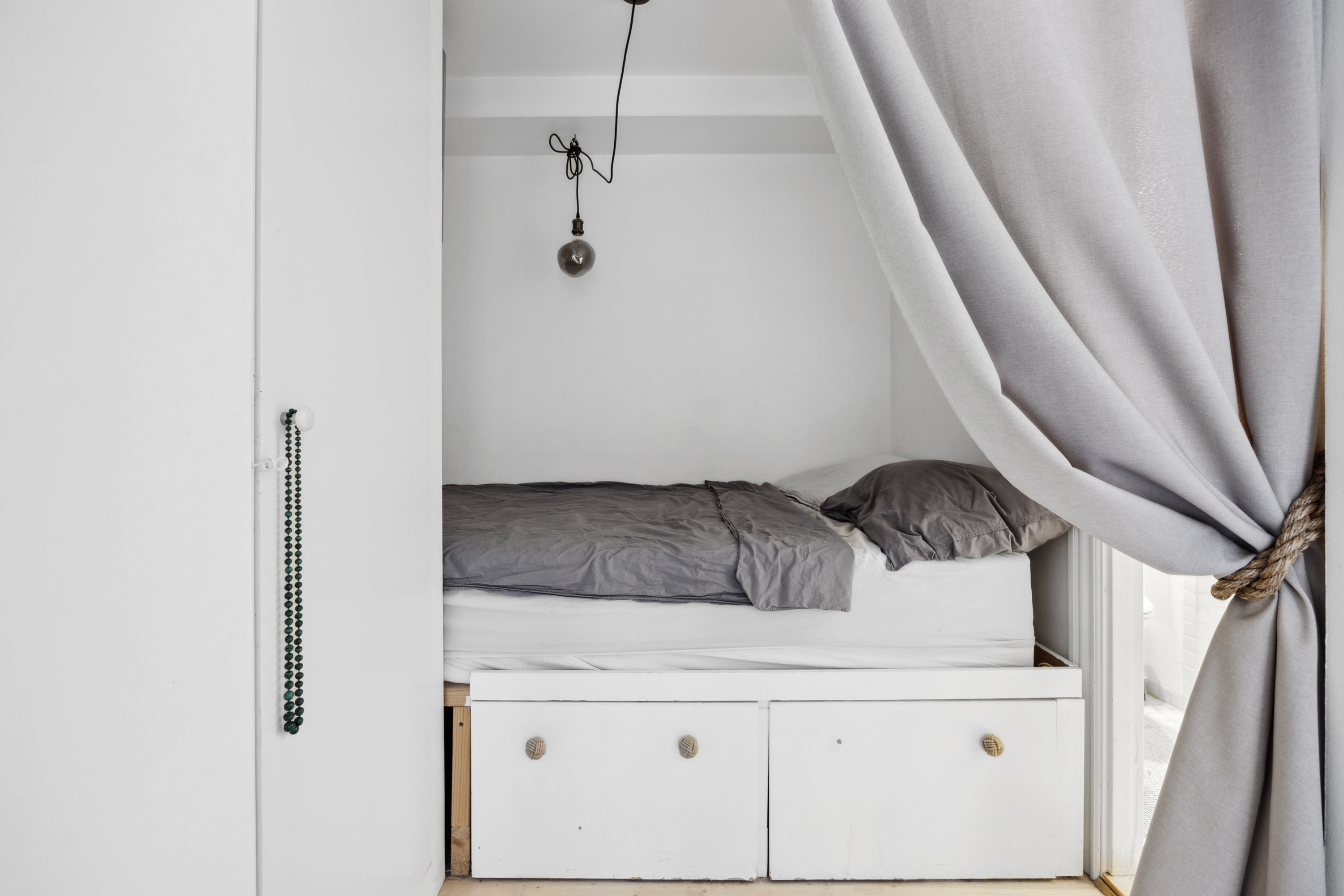 Fremhævet værelse billede i fuldskærmstilstand. Billede af Hyskenstræde 9A, st.., 1207 København K