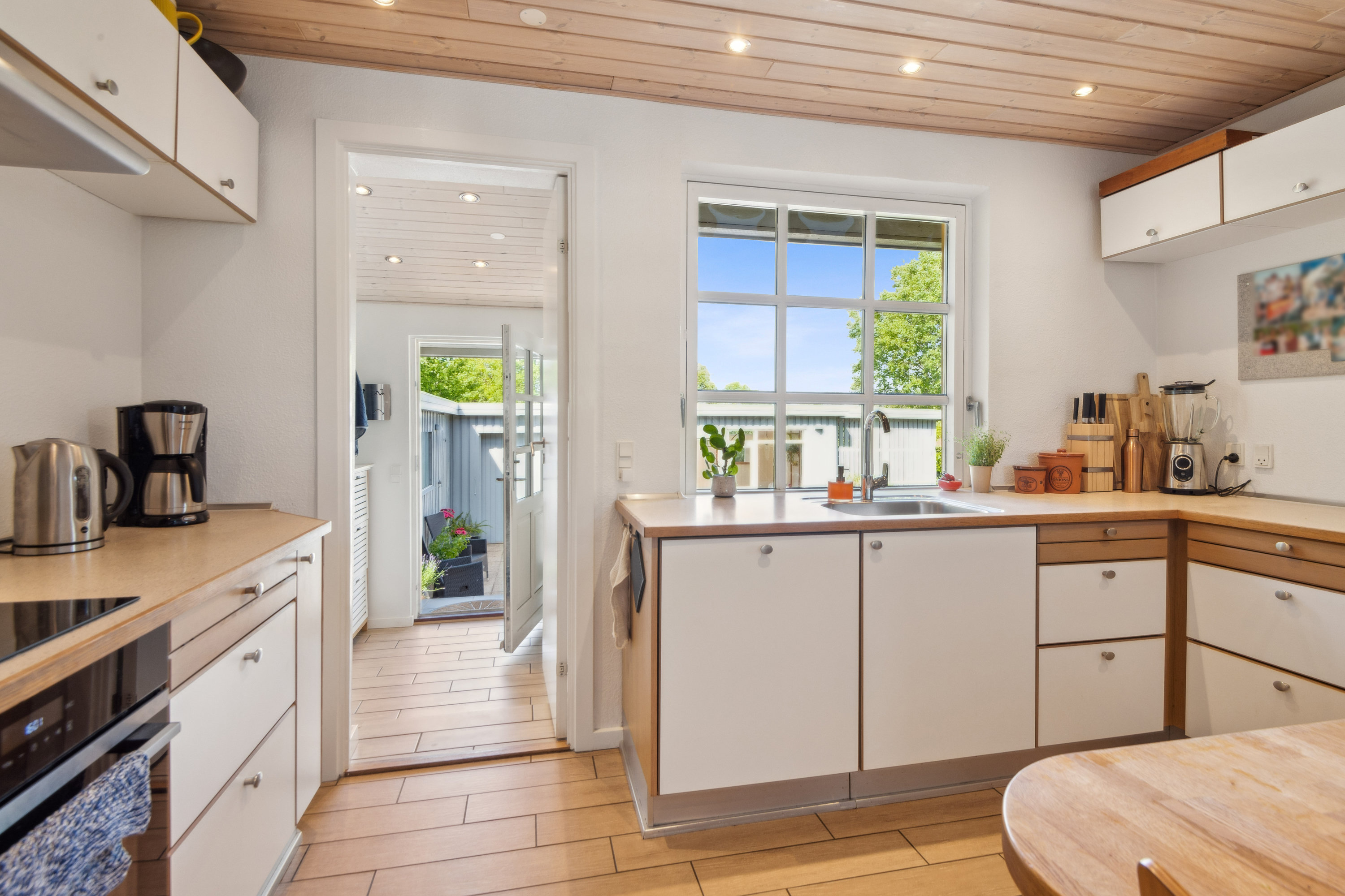 Fremhævet køkken billede i fuldskærmstilstand. Billede af Gudumvej 90, Vaarst , 9260 Gistrup