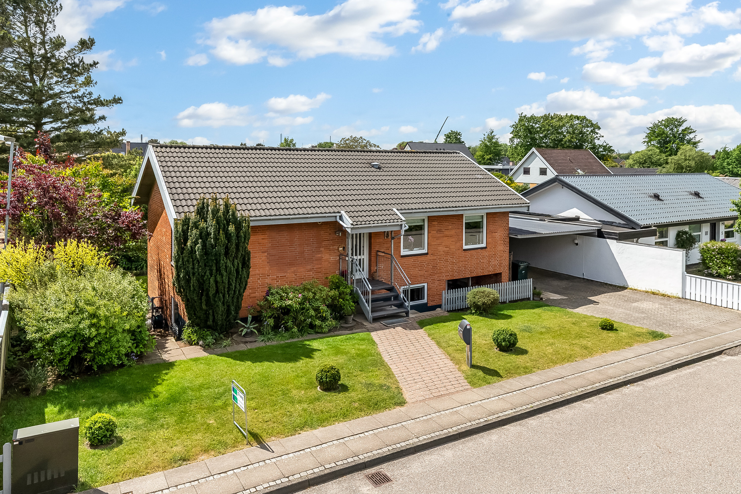 Miniaturebillede 1: mastefoto. Billede af Damhusvej 3, Bramdrupdam, 6000 Kolding