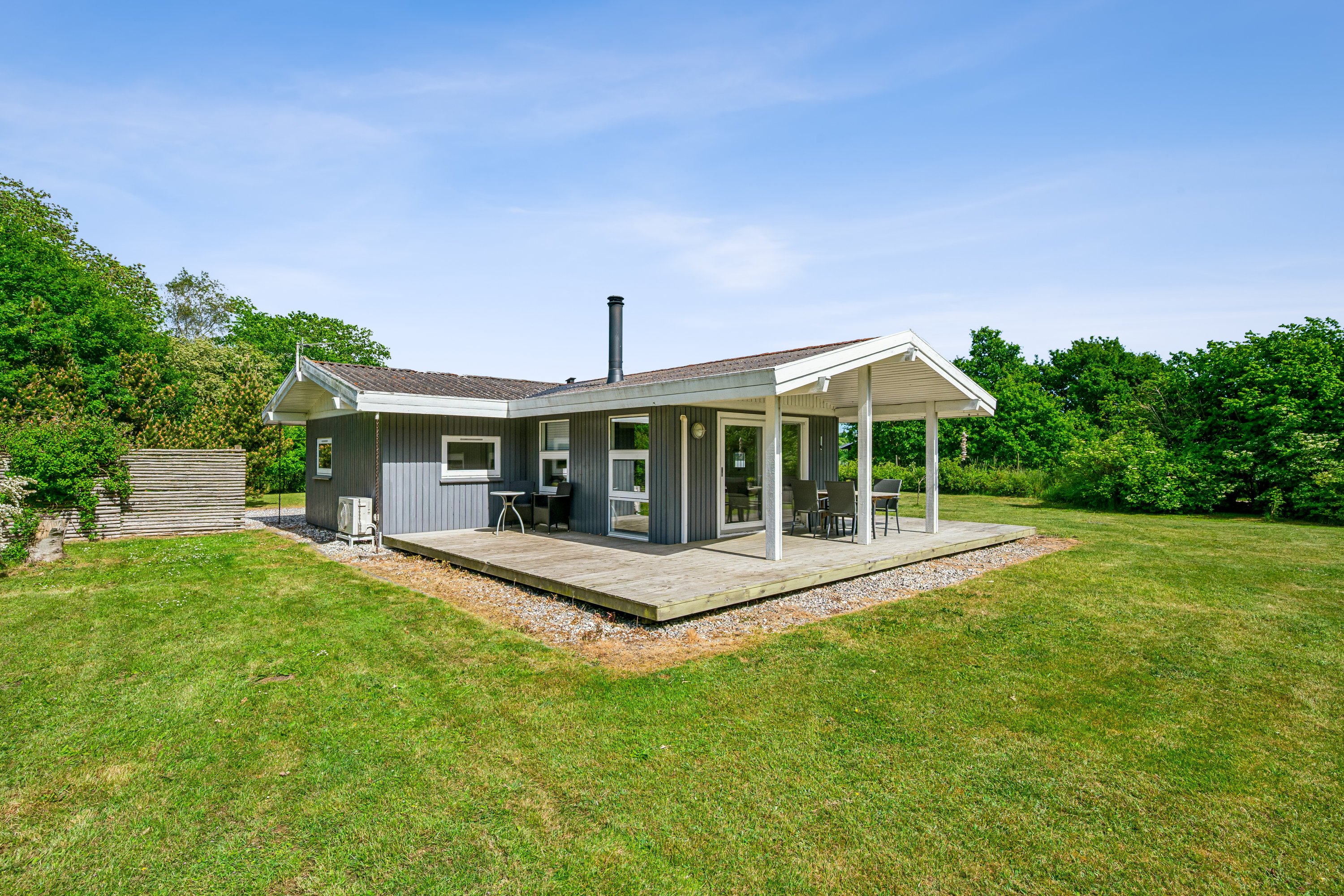 Fremhævet ejendom 1 billede i fuldskærmstilstand. Billede af Teglværksvej 1, Skødshoved Strand, 8420 Knebel