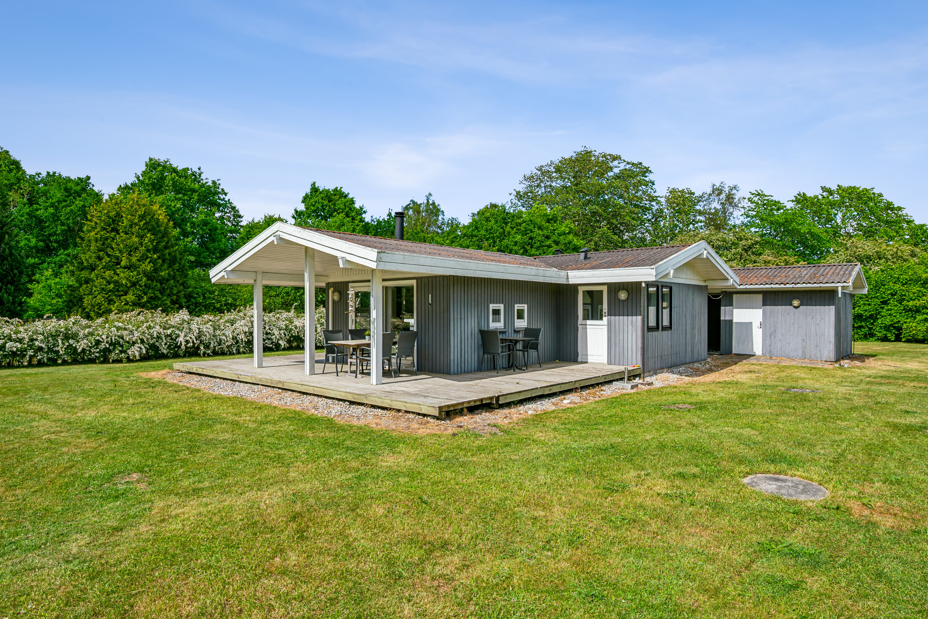 Miniaturebillede 1: ejendom 1. Billede af Teglværksvej 1, Skødshoved Strand, 8420 Knebel