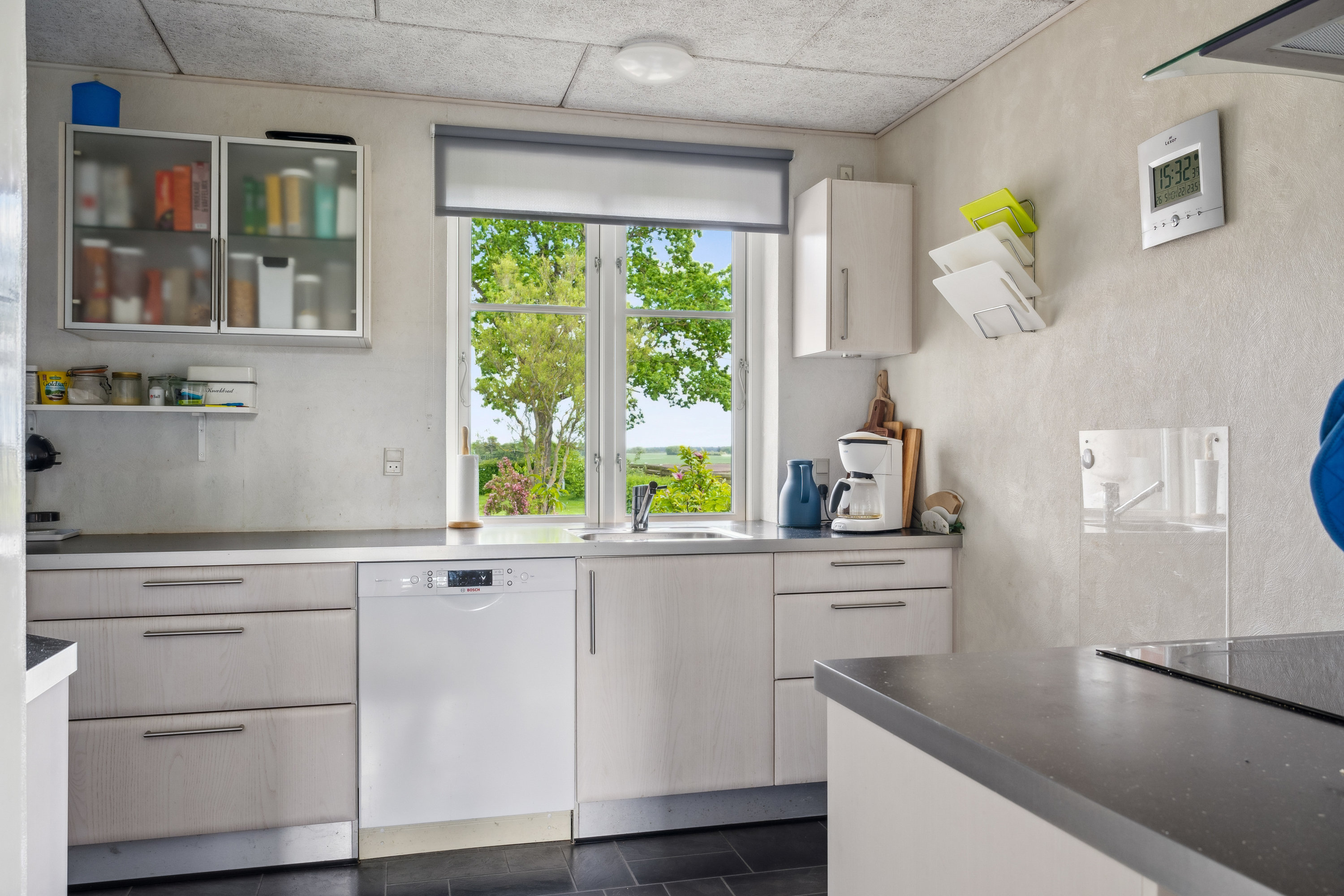 Fremhævet køkken billede i fuldskærmstilstand. Billede af Udbynedervej 34, Udbyneder, 8970 Havndal