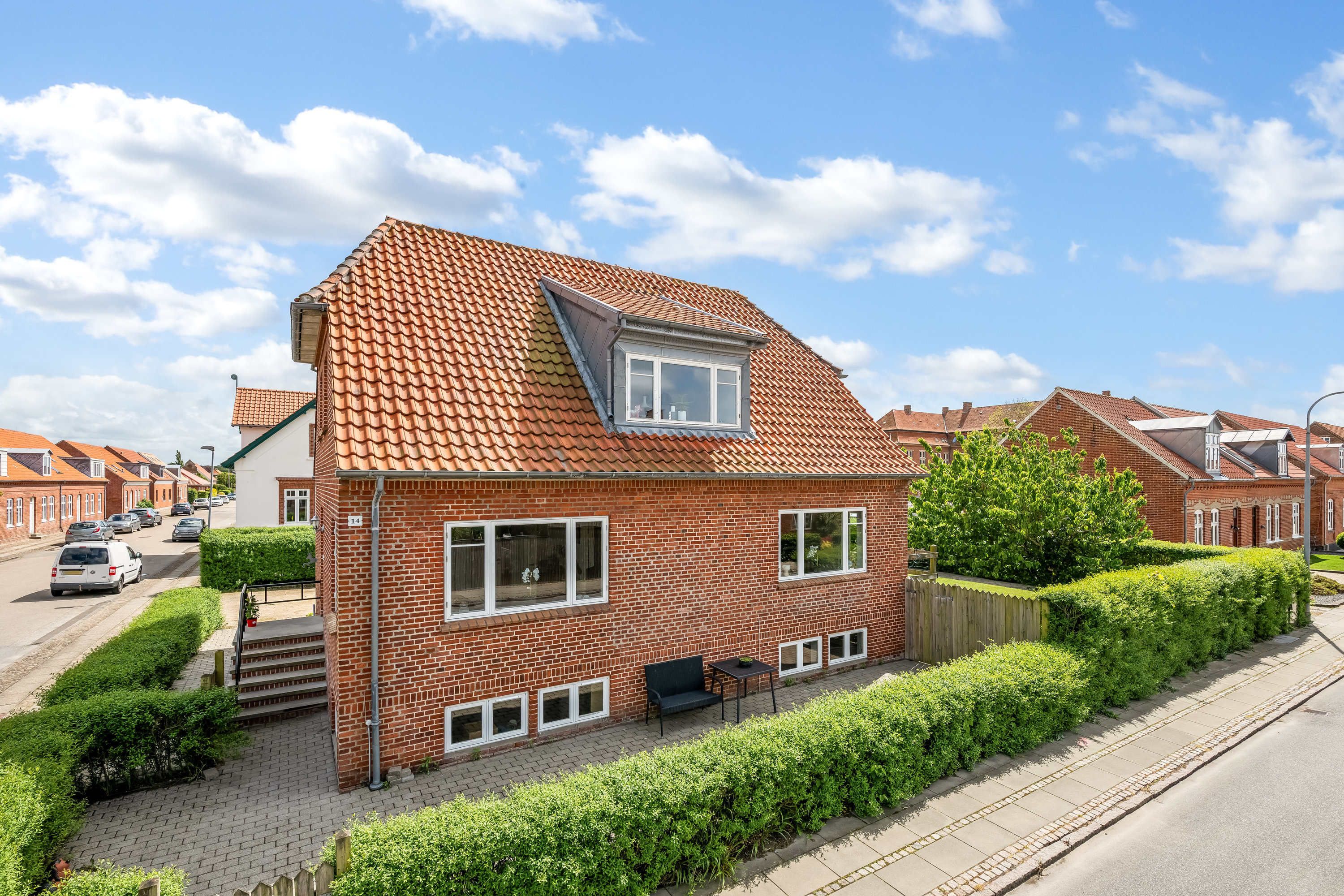 Fremhævet facade billede i fuldskærmstilstand. Billede af Reberbanen 14, 6950 Ringkøbing