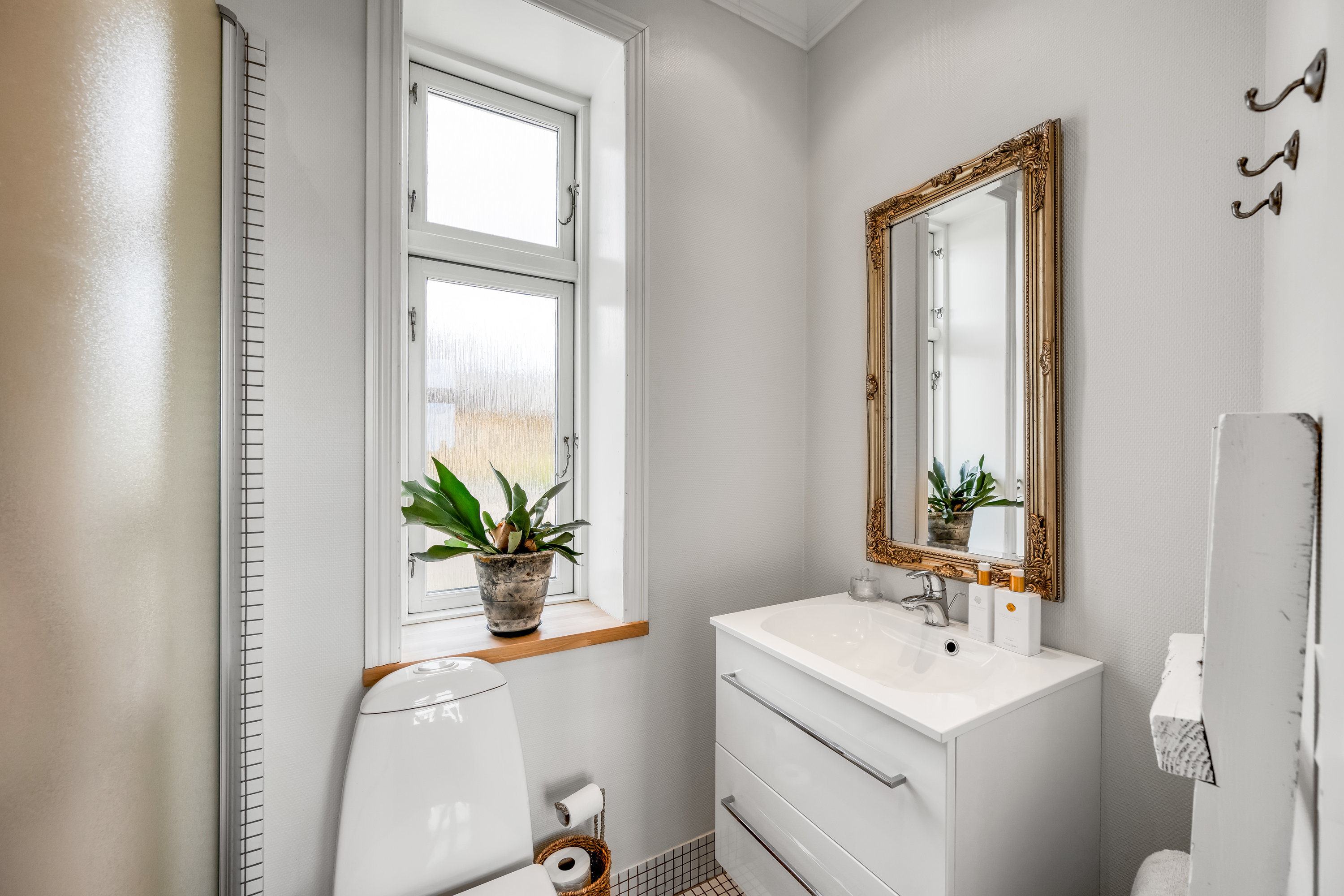 Fremhævet badeværelse billede i fuldskærmstilstand. Billede af Vestergade 46, Borris, 6900 Skjern