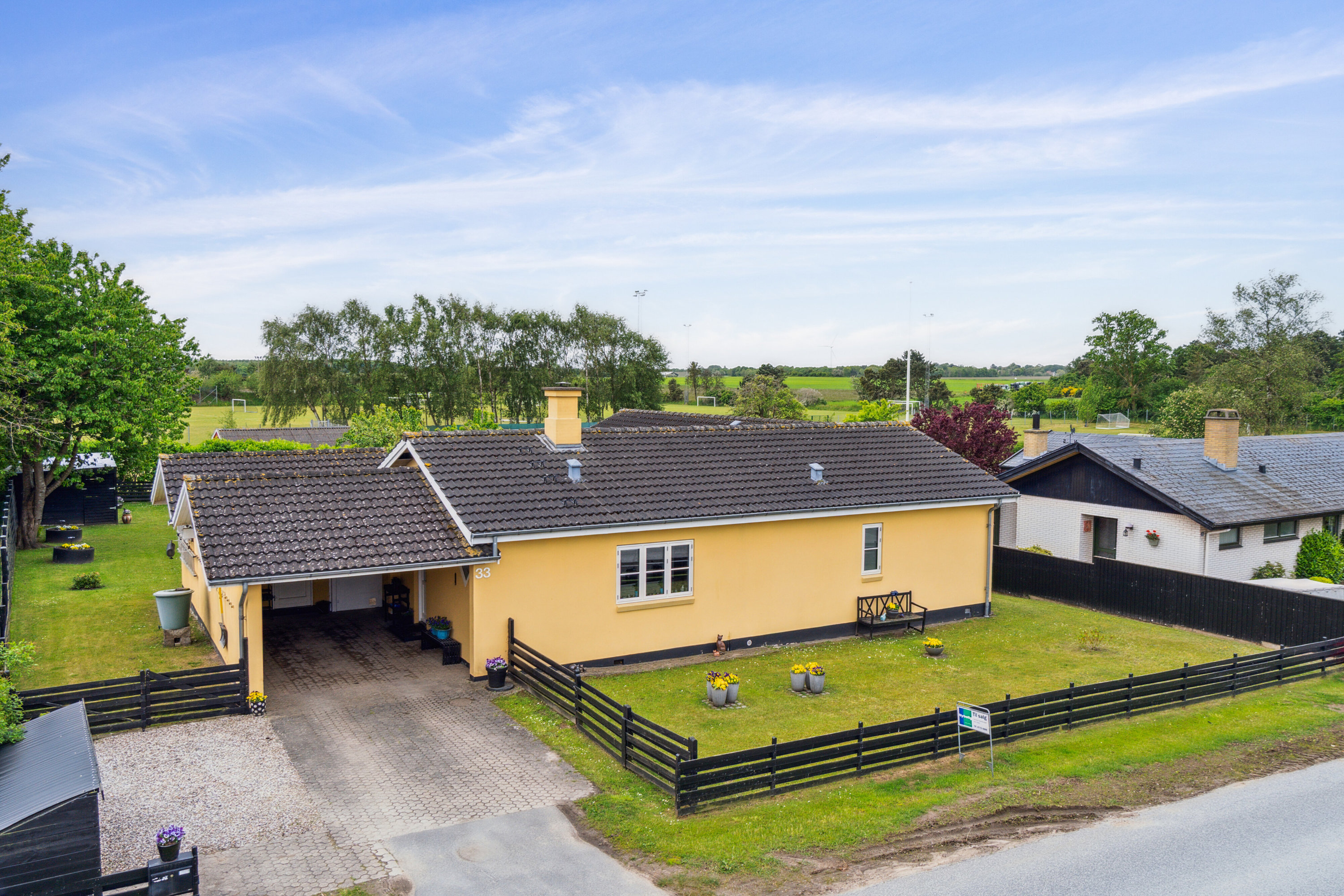 Fremhævet set fra vejen billede i fuldskærmstilstand. Billede af Tollerupvej 33, 3370 Melby