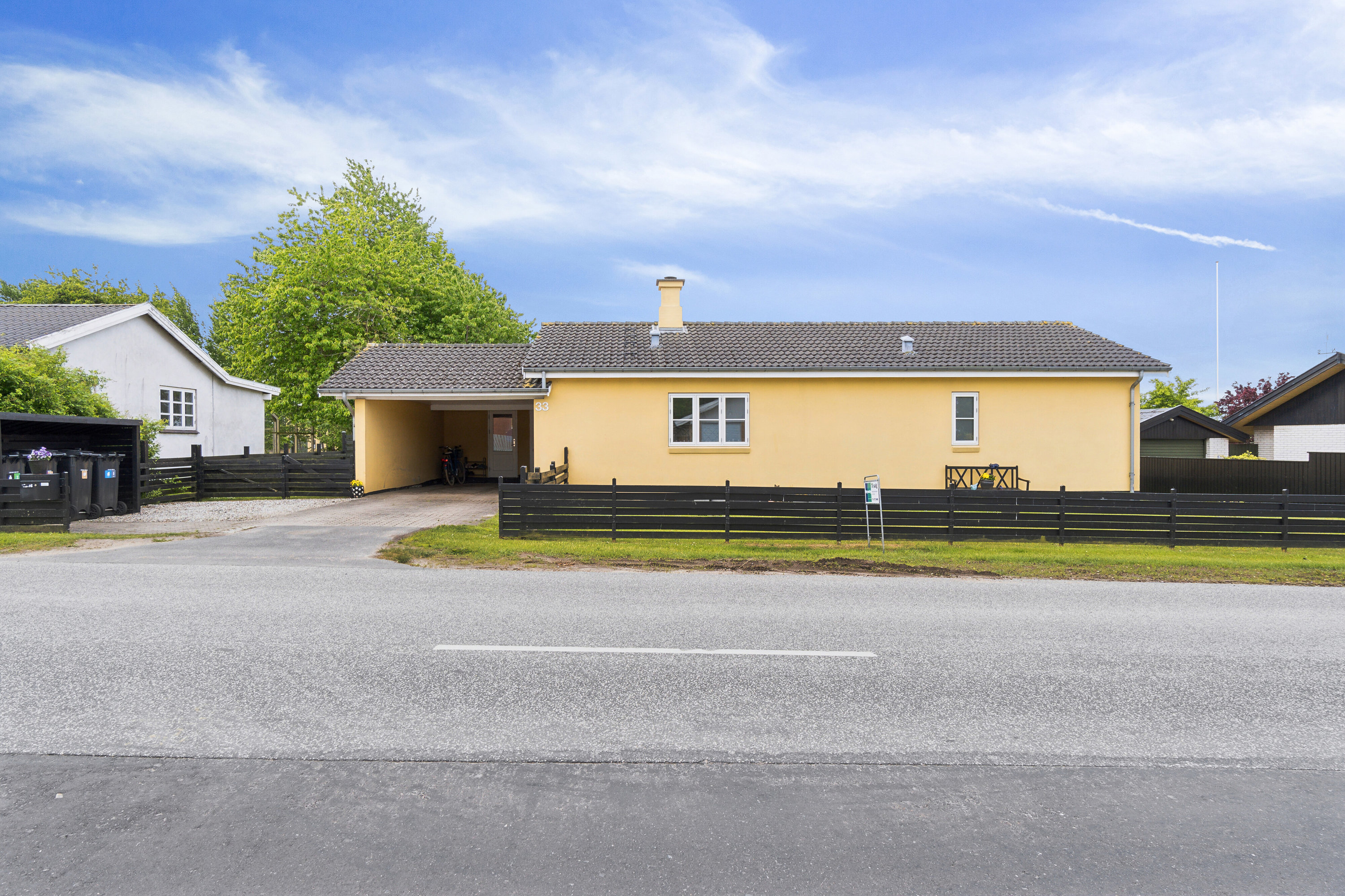 Fremhævet set fra vejen billede i fuldskærmstilstand. Billede af Tollerupvej 33, 3370 Melby