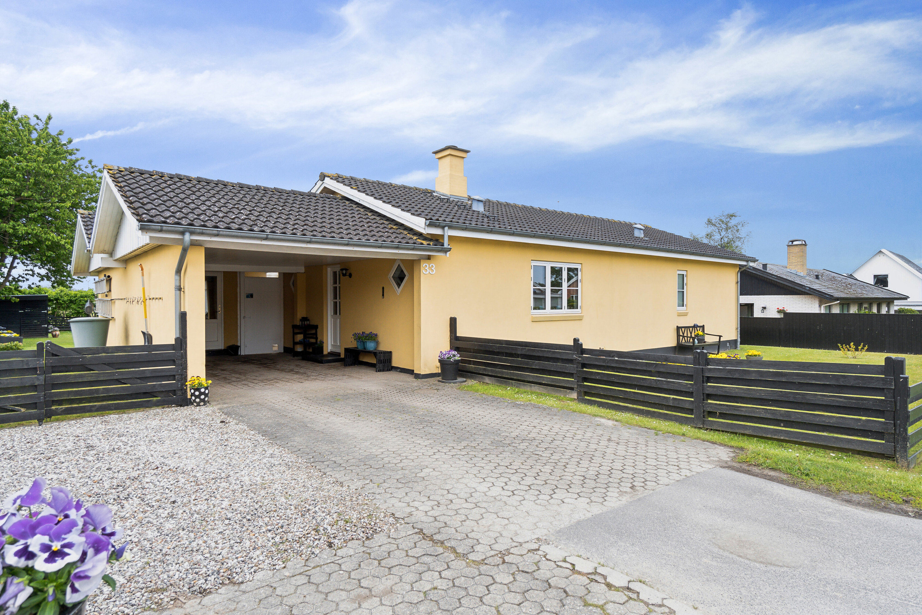 Fremhævet set fra vejen billede i fuldskærmstilstand. Billede af Tollerupvej 33, 3370 Melby