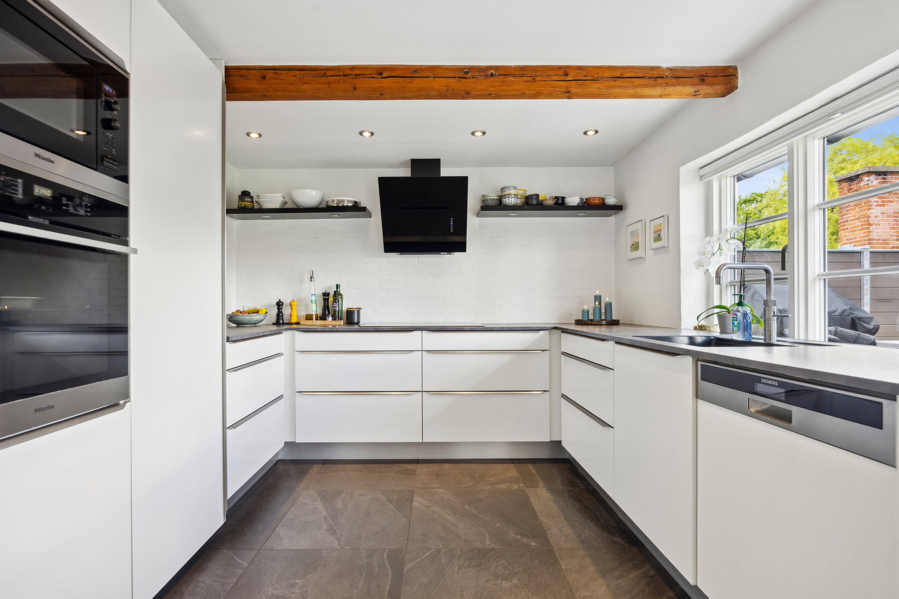 Fremhævet køkken billede i fuldskærmstilstand. Billede af Kirkevej 22, 9440 Aabybro