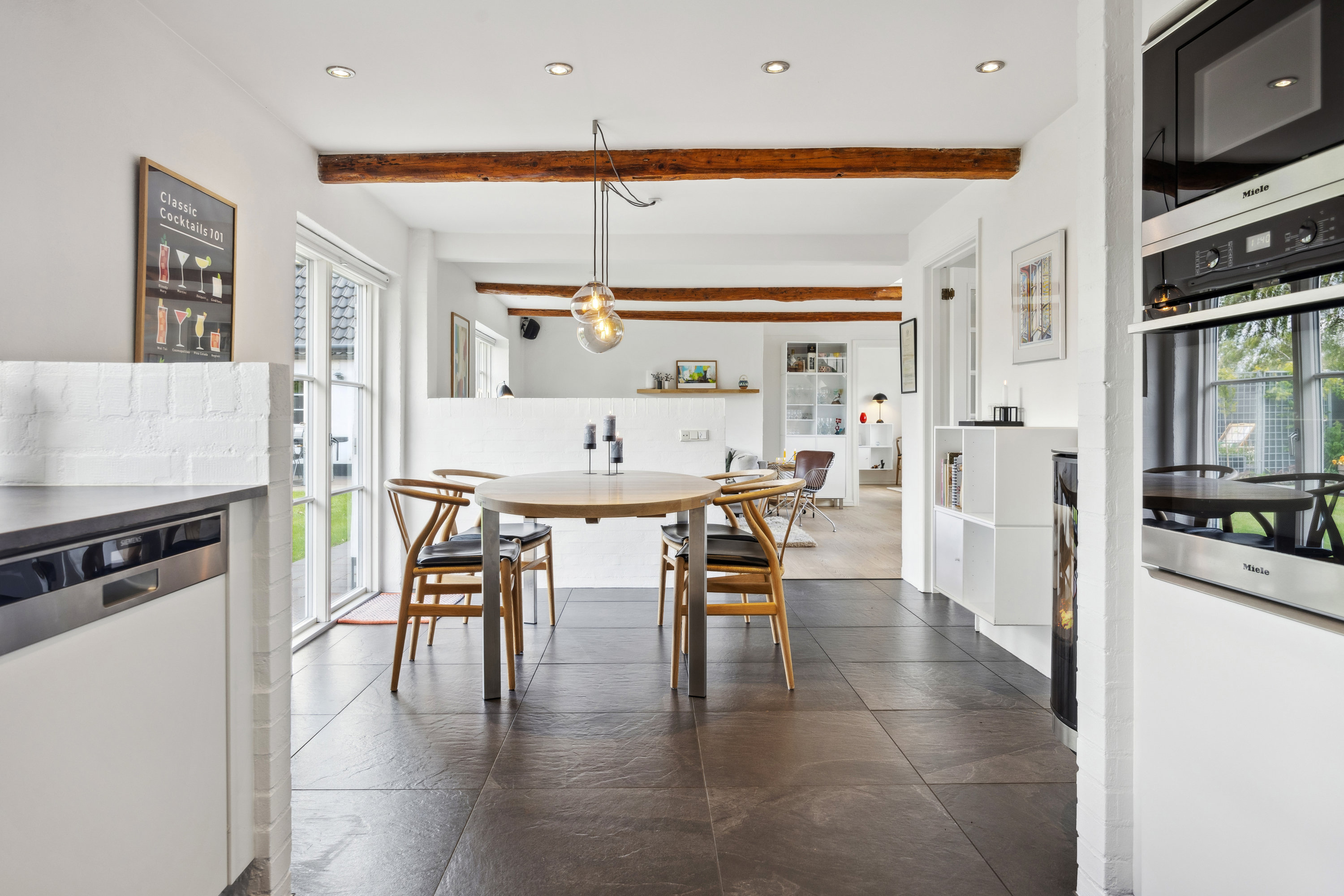 Fremhævet spisestue billede i fuldskærmstilstand. Billede af Kirkevej 22, 9440 Aabybro