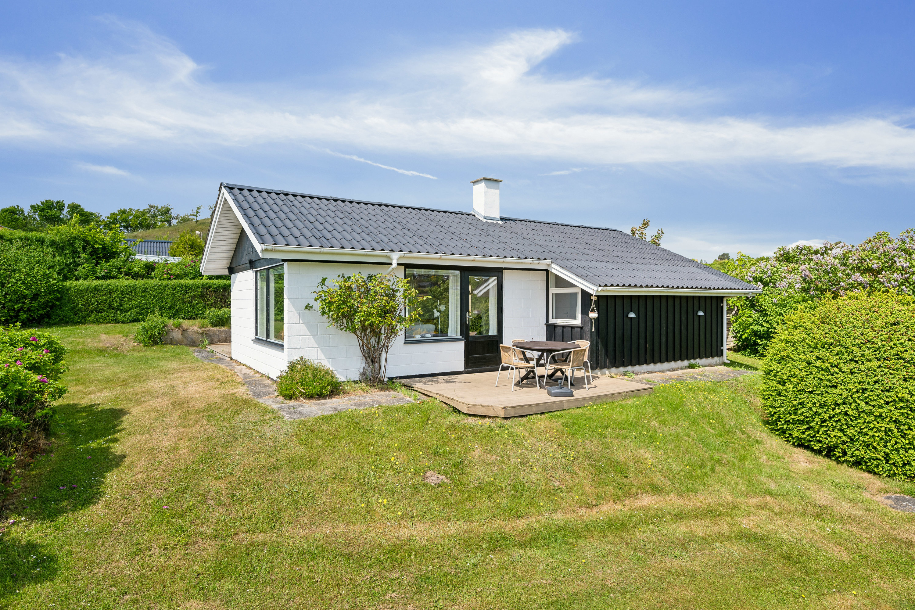 Miniaturebillede 1: ejendom 1. Billede af Fyrrebakken 3, Handrup Strand, 8400 Ebeltoft