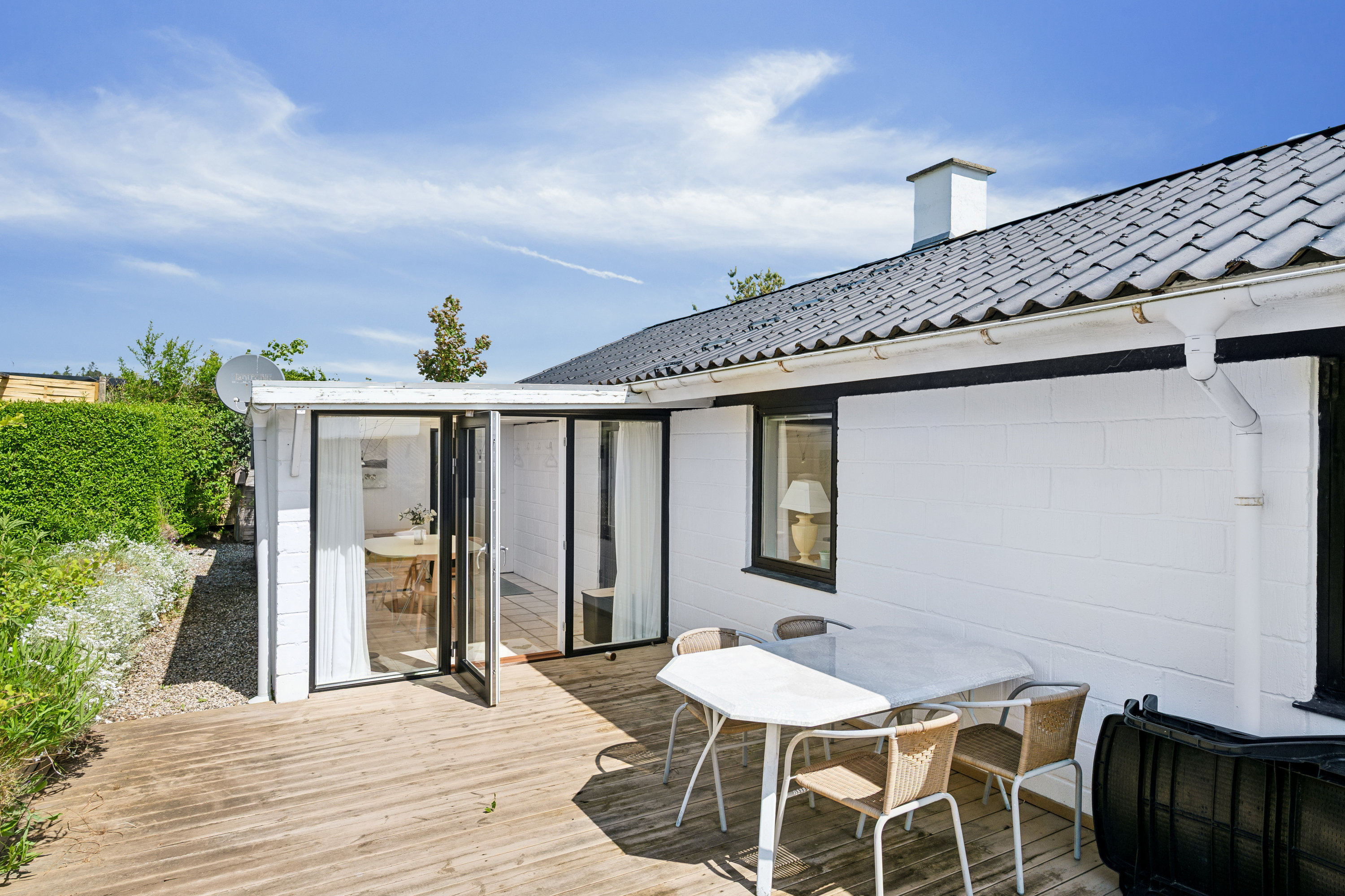 Fremhævet terrasse billede i fuldskærmstilstand. Billede af Fyrrebakken 3, Handrup Strand, 8400 Ebeltoft