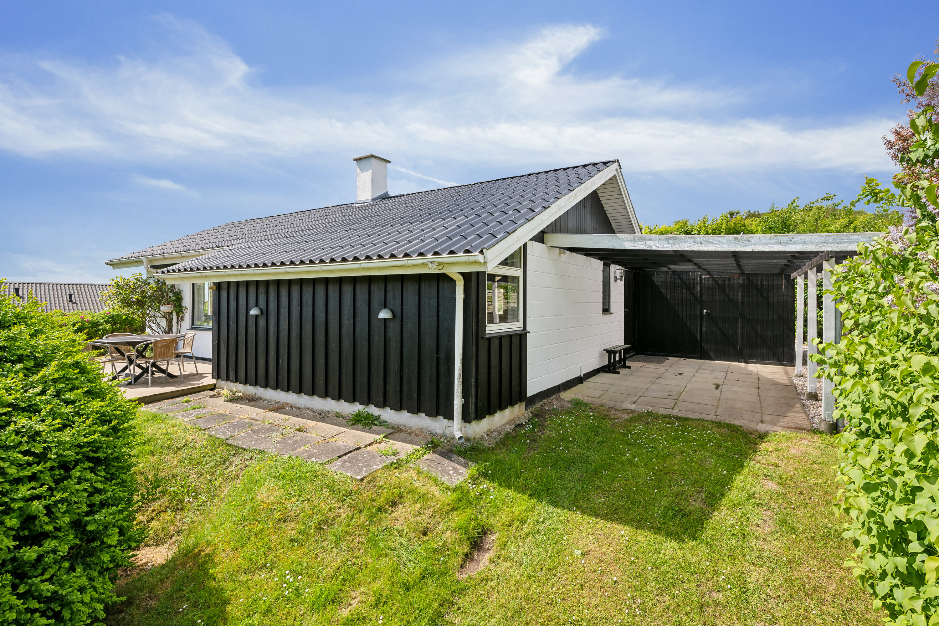 Fremhævet ejendom 1 billede i fuldskærmstilstand. Billede af Fyrrebakken 3, Handrup Strand, 8400 Ebeltoft