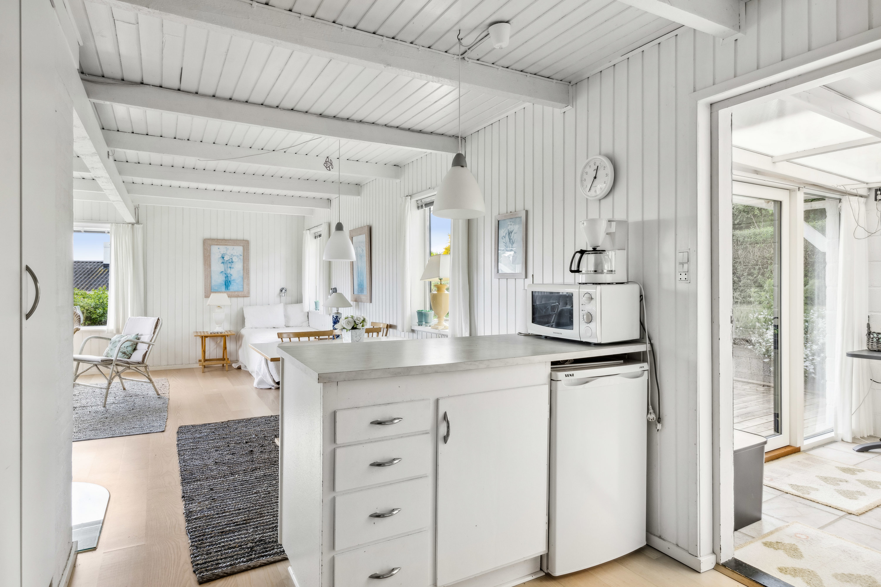 Fremhævet køkken billede i fuldskærmstilstand. Billede af Fyrrebakken 3, Handrup Strand, 8400 Ebeltoft