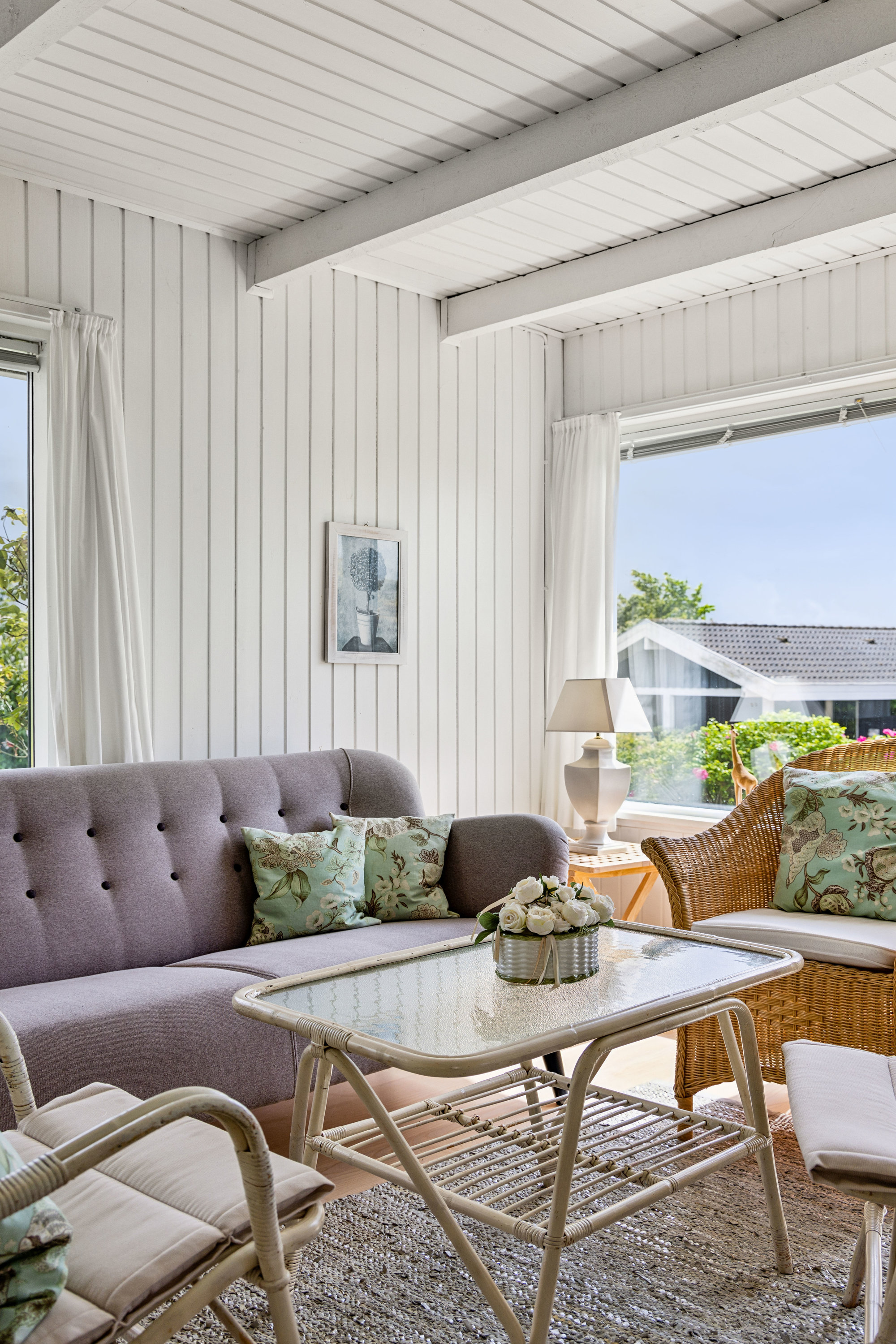 Fremhævet stue billede i fuldskærmstilstand. Billede af Fyrrebakken 3, Handrup Strand, 8400 Ebeltoft