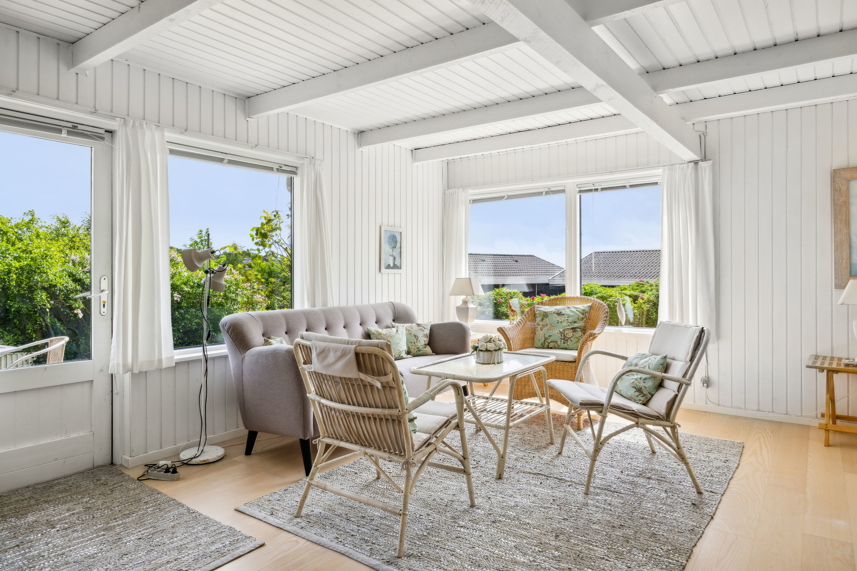 Fremhævet stue billede i fuldskærmstilstand. Billede af Fyrrebakken 3, Handrup Strand, 8400 Ebeltoft