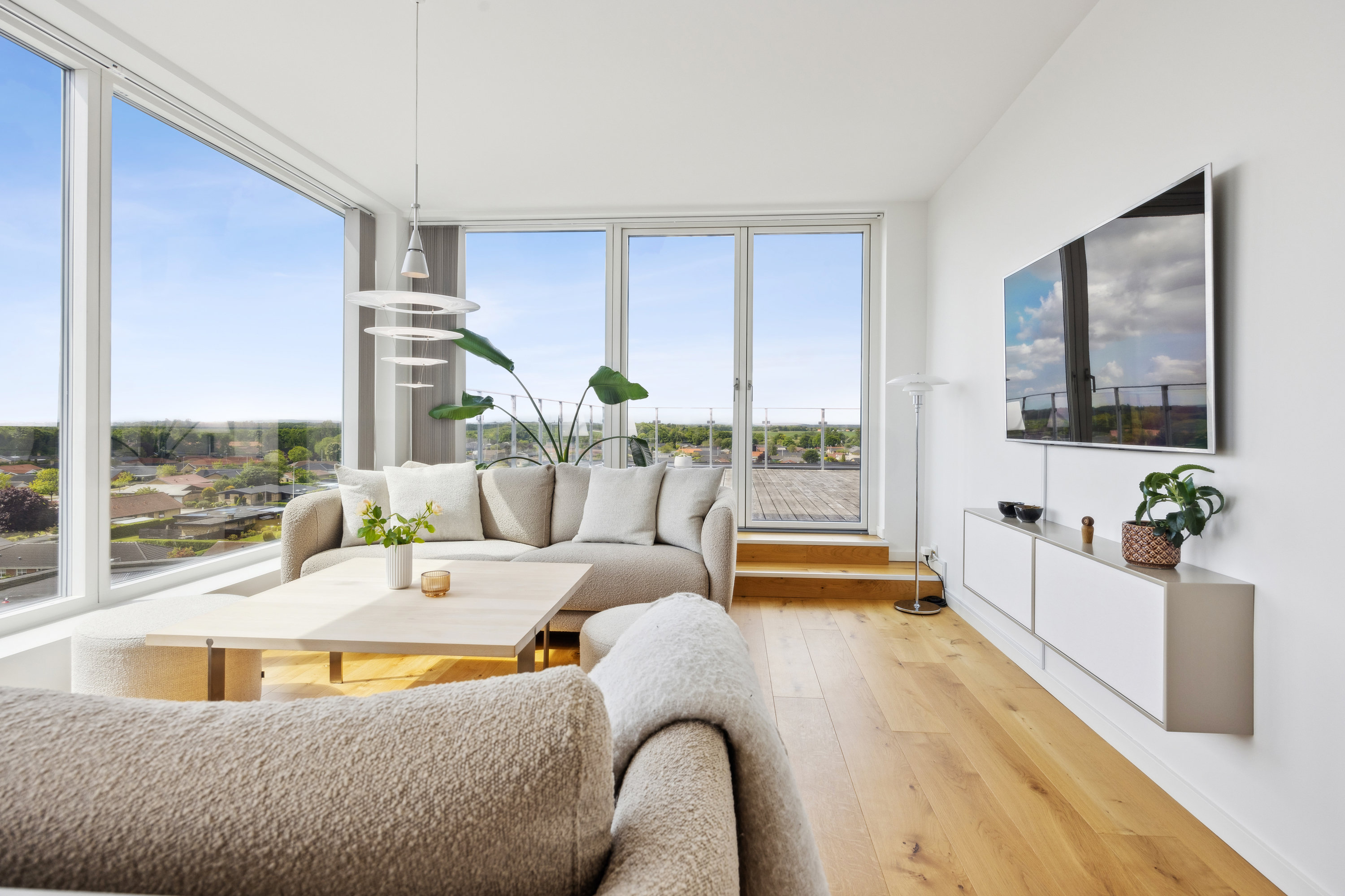 Fremhævet stue billede i fuldskærmstilstand. Billede af Aabybro Centret 7, 6. 1., 9440 Aabybro