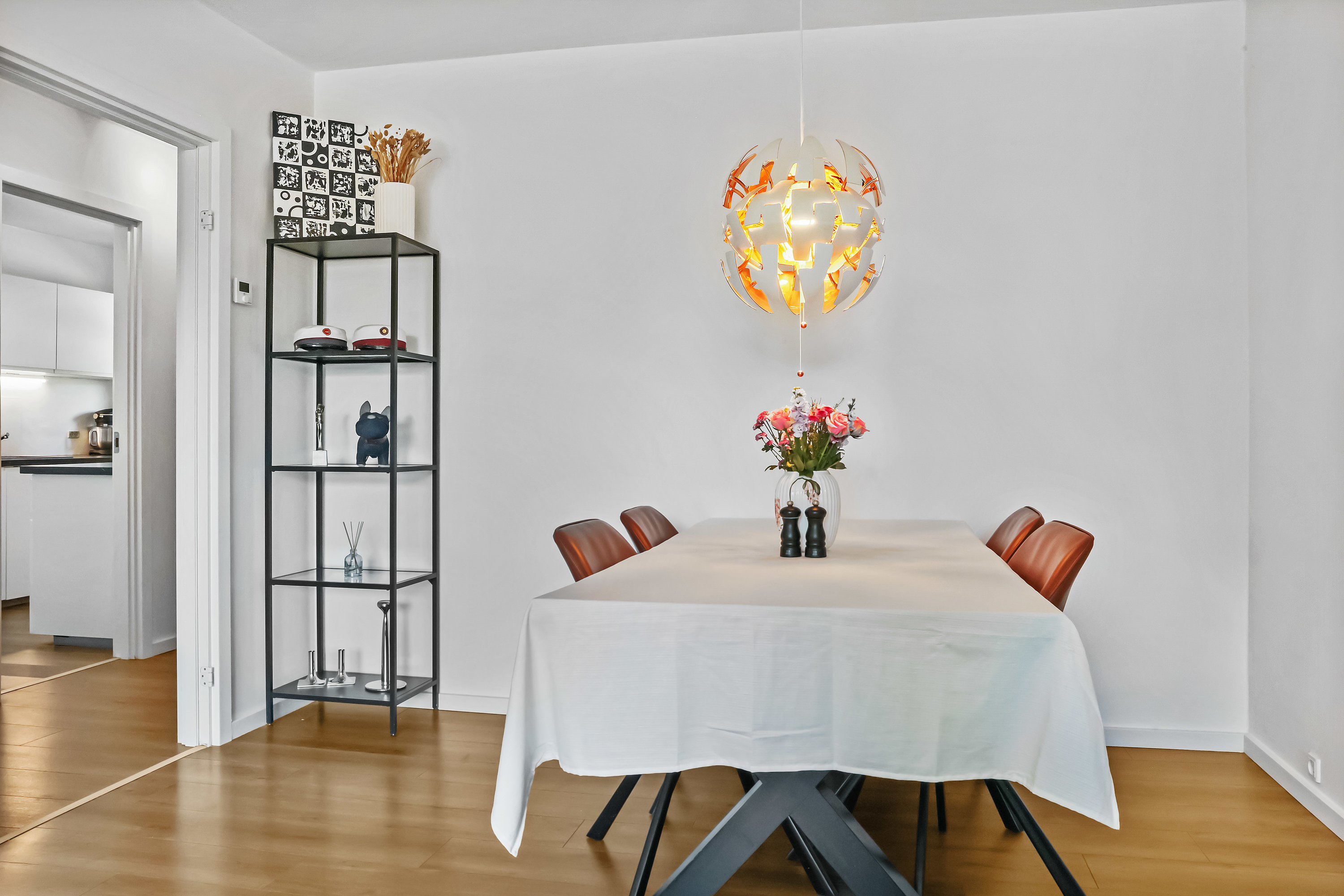 Fremhævet stue billede i fuldskærmstilstand. Billede af Østergade 1, st.. 8., 8660 Skanderborg