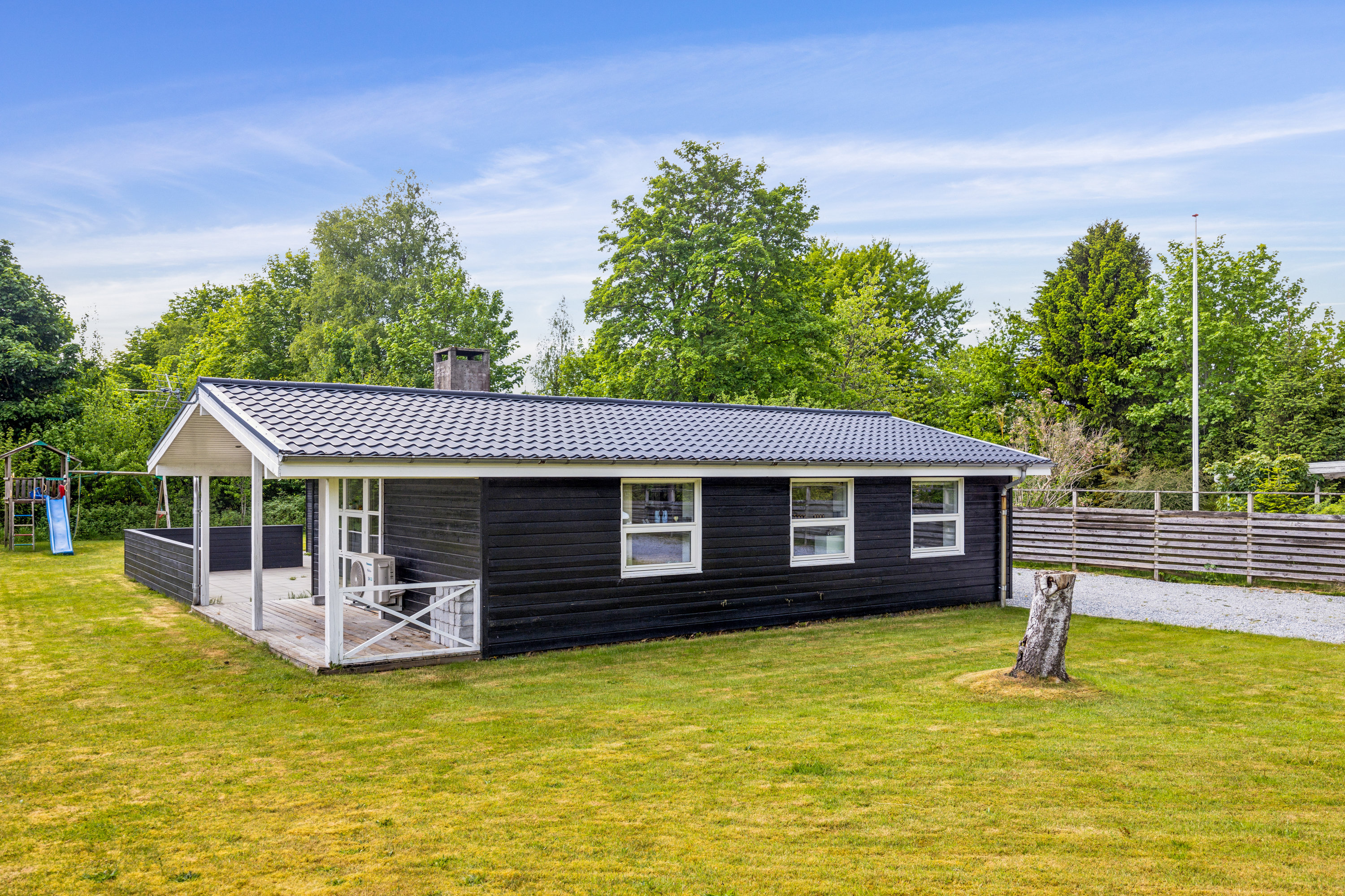 Miniaturebillede 1: ejendom 1. Billede af Mosters Vænge 24, 9370 Hals