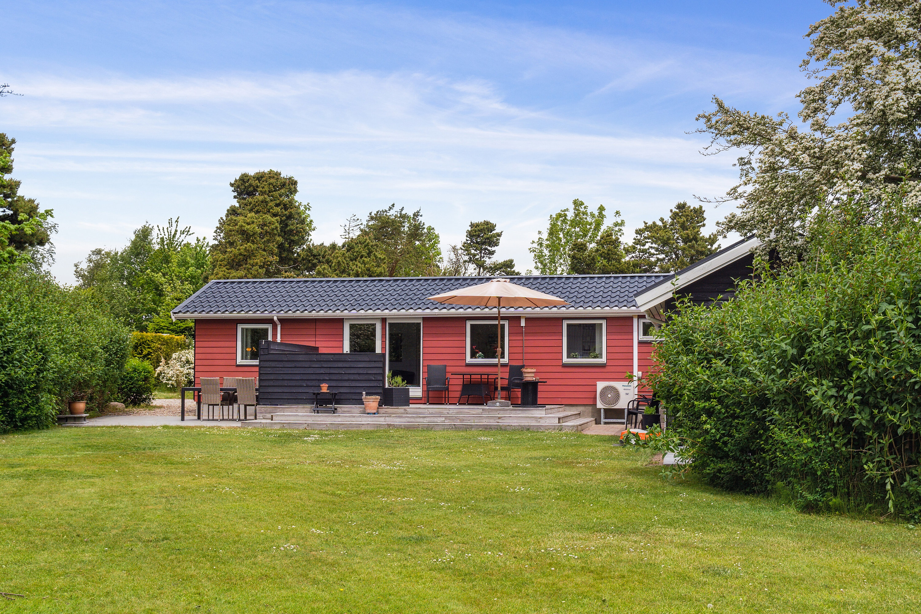 Miniaturebillede 1: set fra haven. Billede af Spættevej 37, St Kongsmark, 4200 Slagelse