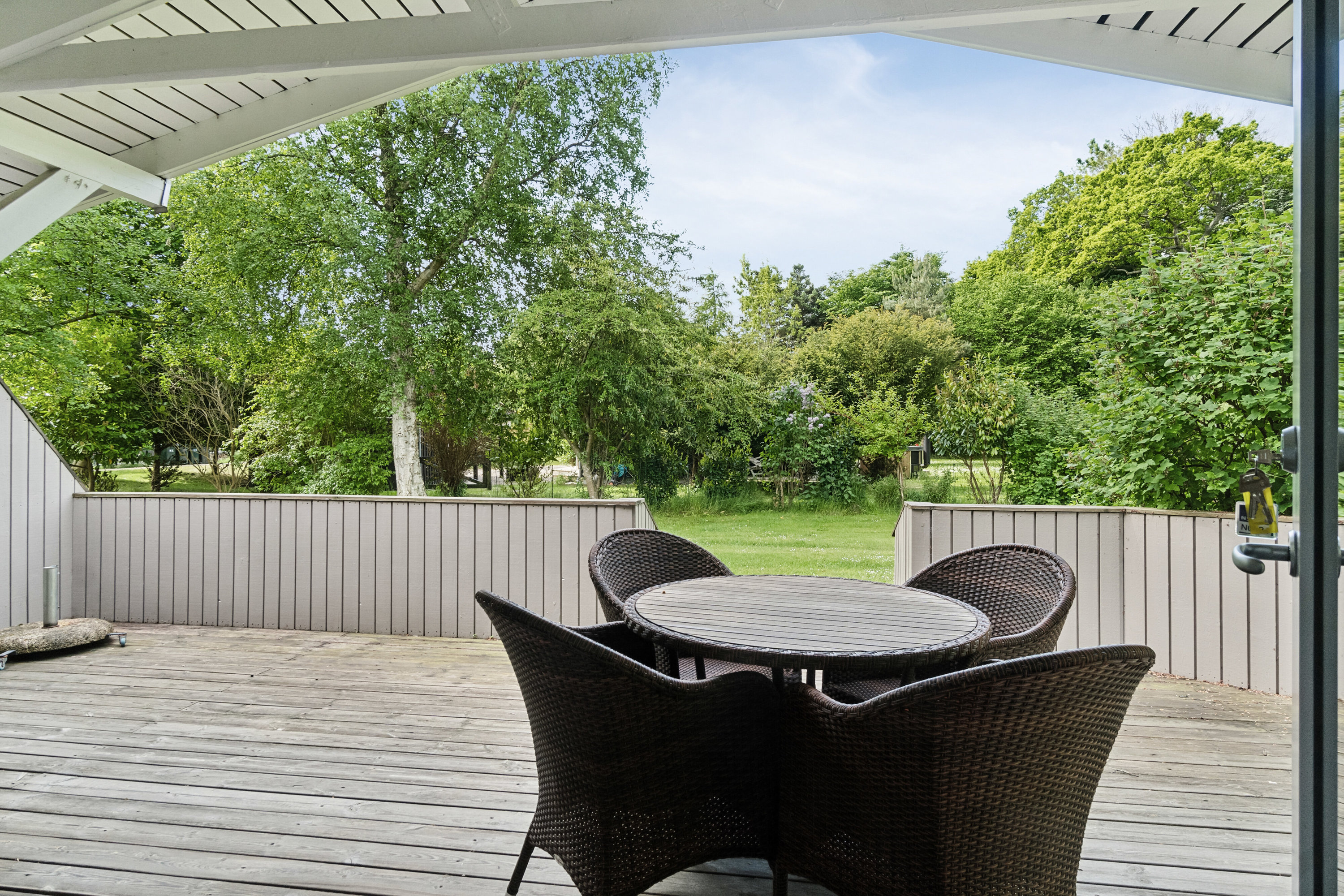 Fremhævet overdækket terrasse billede i fuldskærmstilstand. Billede af Østergårdsvej 17, Klint, 4500 Nykøbing Sj