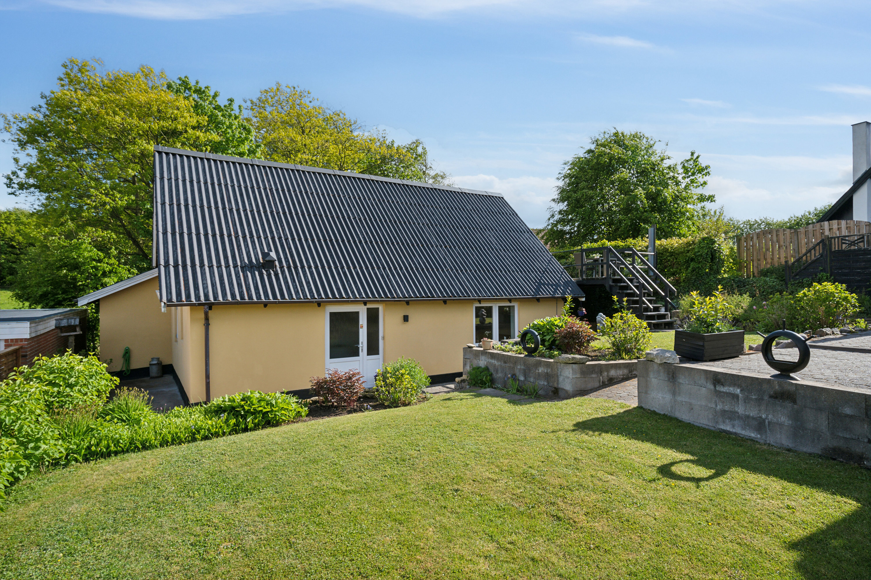 Miniaturebillede 1: set fra haven. Billede af Tegldal 5, 9830 Tårs