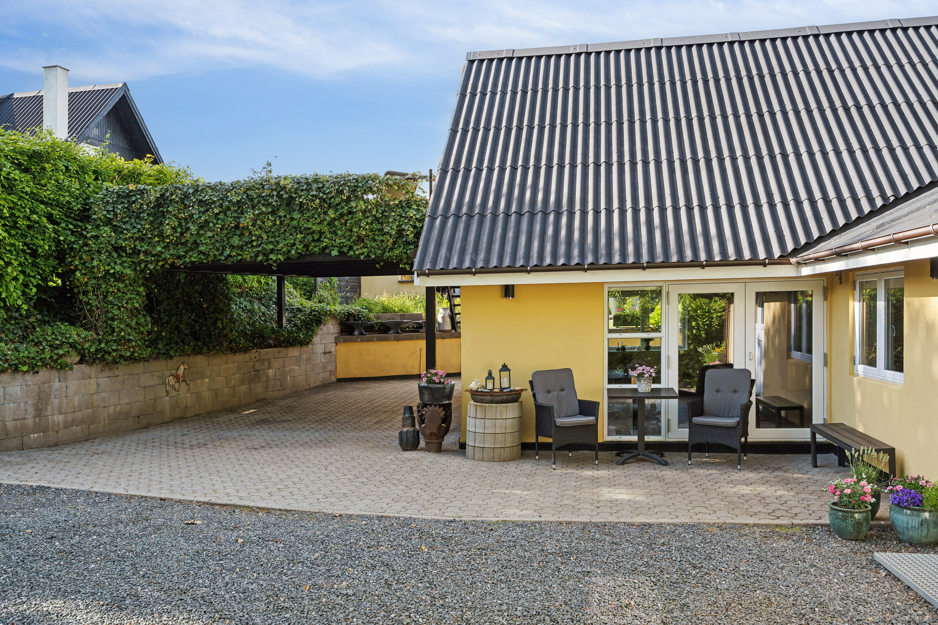 Fremhævet set fra vejen billede i fuldskærmstilstand. Billede af Tegldal 5, 9830 Tårs