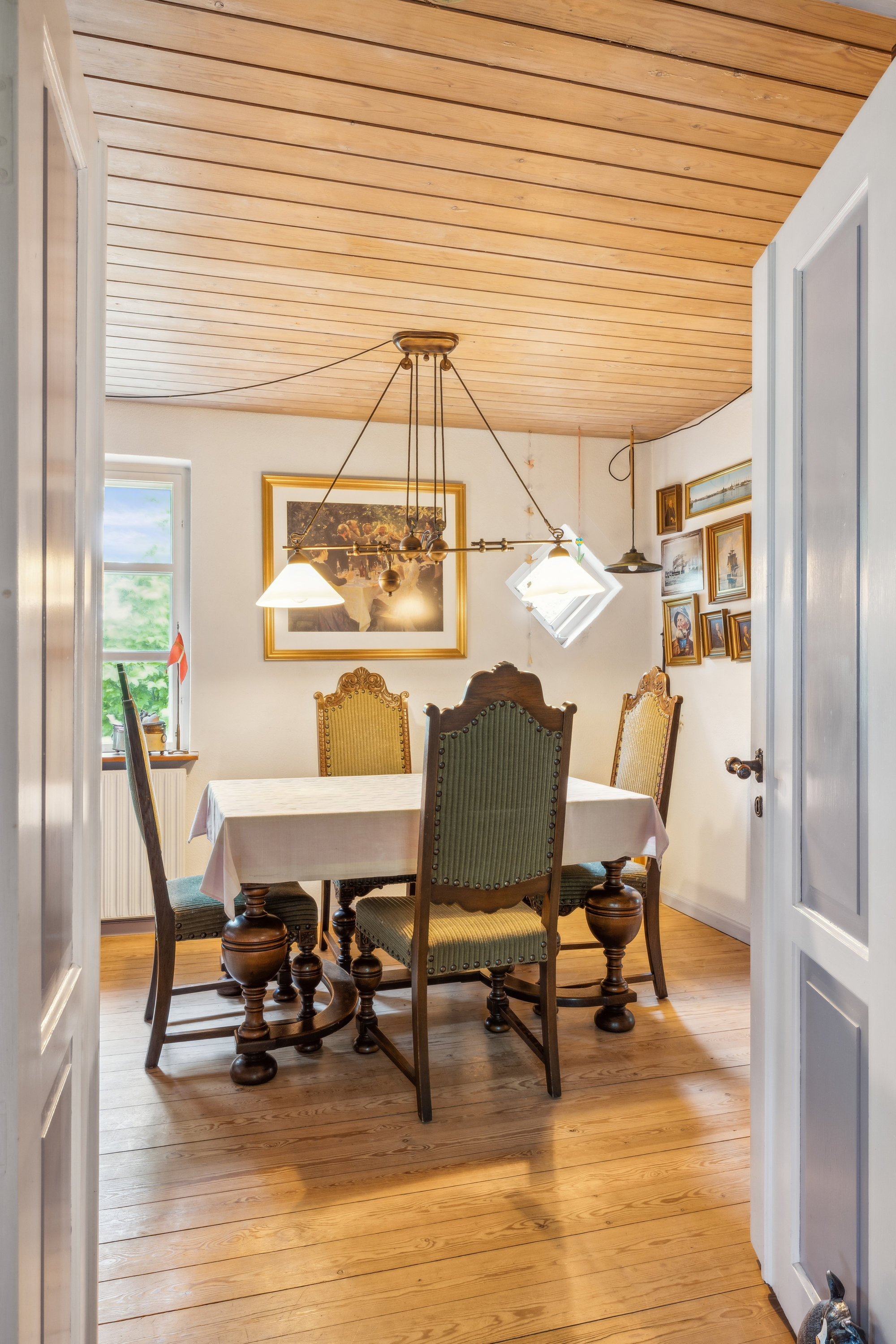 Fremhævet stue billede i fuldskærmstilstand. Billede af Astrupvej 17, Mesballe, 8550 Ryomgård