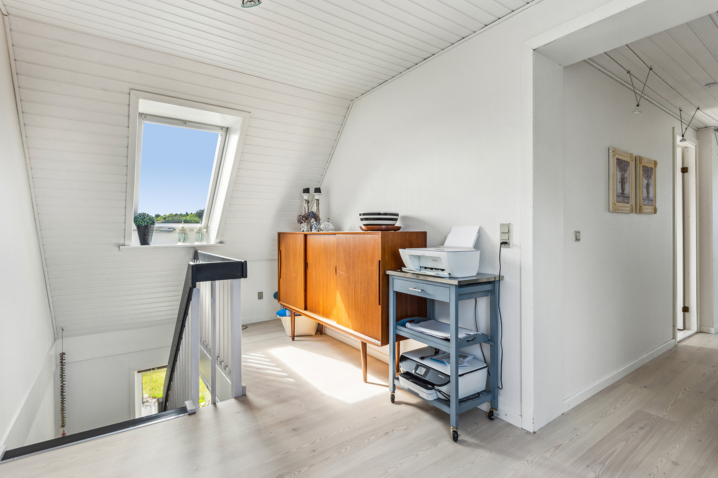 Fremhævet stue billede i fuldskærmstilstand. Billede af Schmidtsvej 17, Farstrup, 9240 Nibe