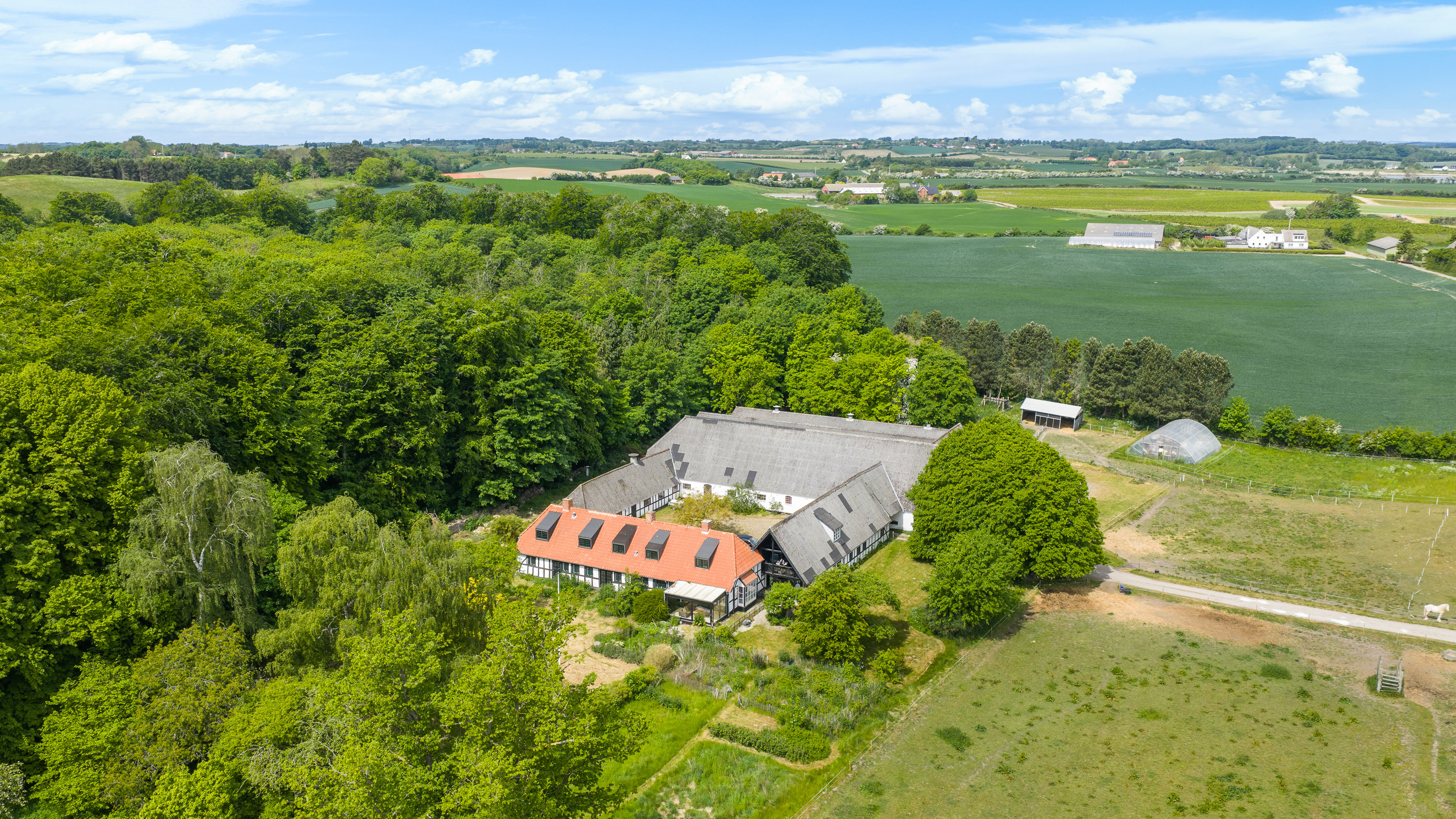 Fremhævet luftfoto billede i fuldskærmstilstand. Billede af Bjerne Langgyde 10, 5600 Faaborg