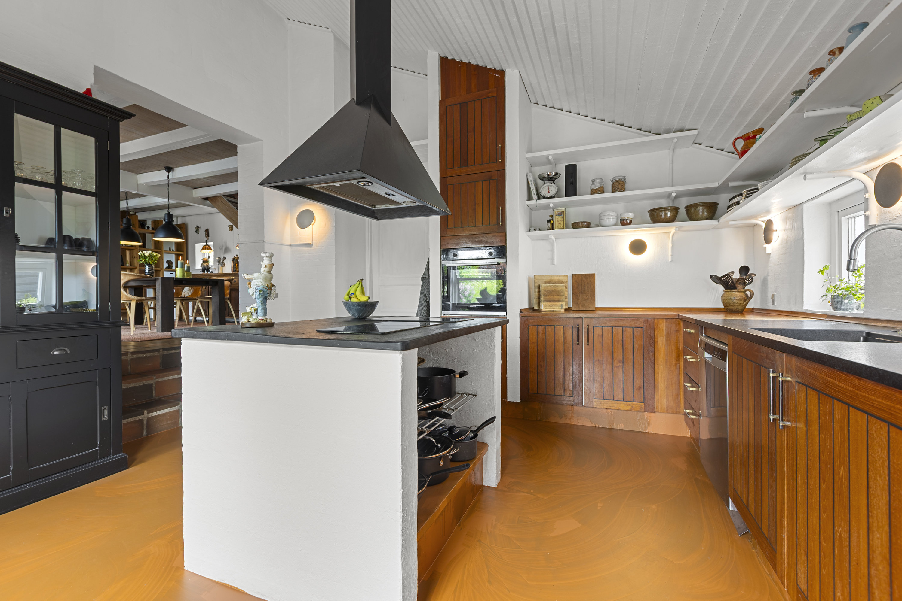 Fremhævet køkken billede i fuldskærmstilstand. Billede af Syrenvej 24, 4295 Stenlille