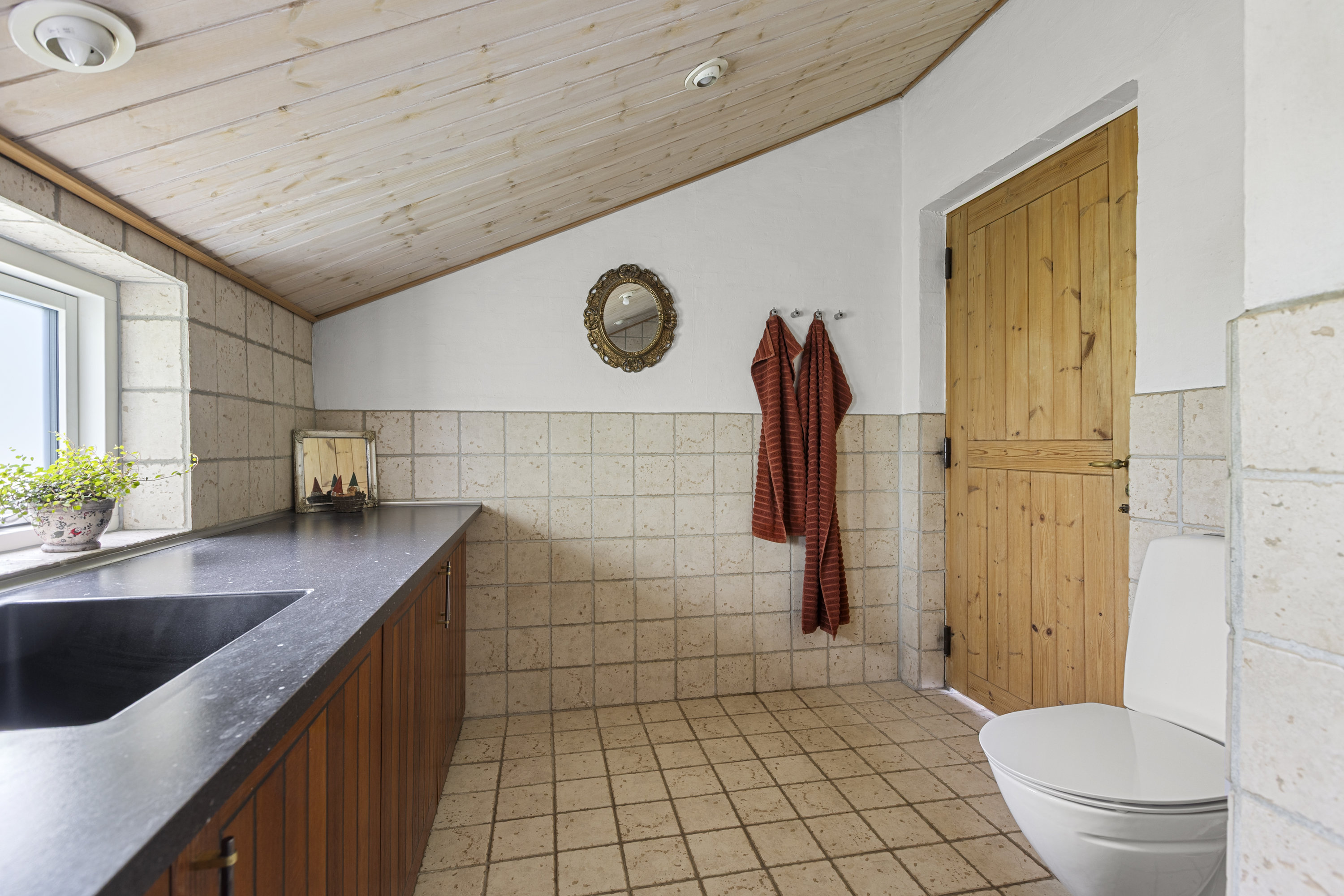 Fremhævet badeværelse billede i fuldskærmstilstand. Billede af Syrenvej 24, 4295 Stenlille