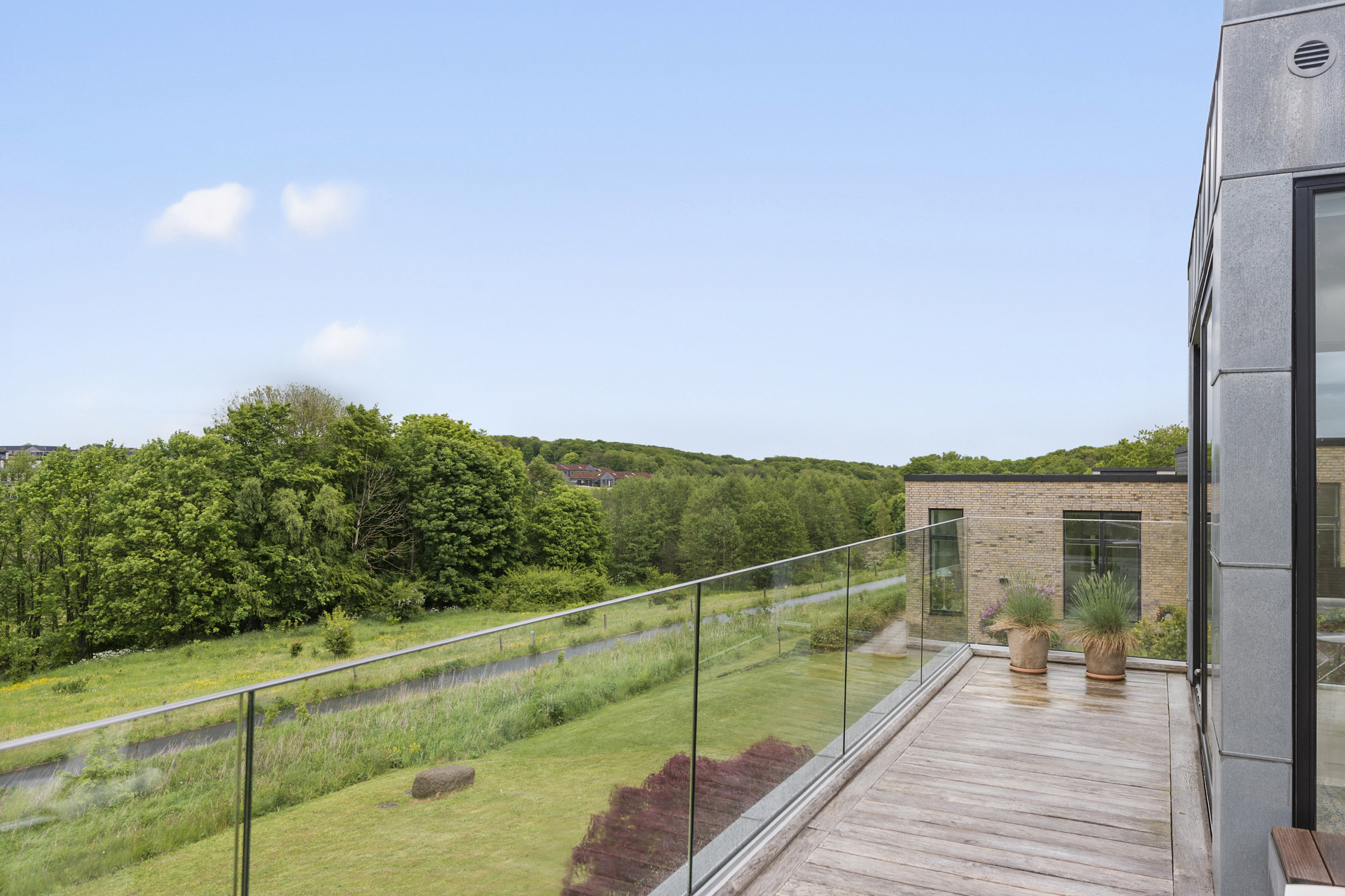 Fremhævet ejendommen billede i fuldskærmstilstand. Billede af Overskov 30, 8300 Odder