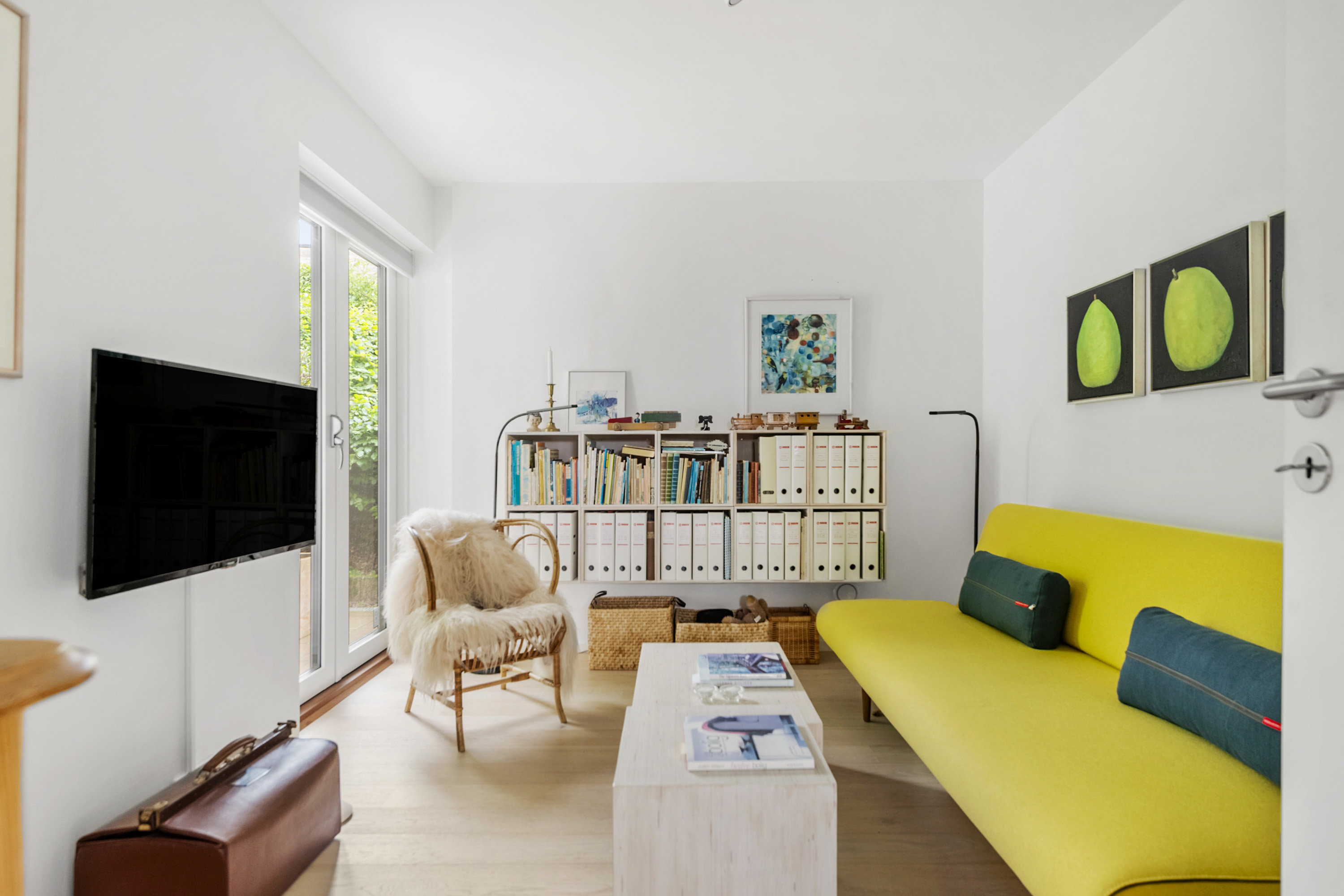 Fremhævet stue billede i fuldskærmstilstand. Billede af Overskov 30, 8300 Odder