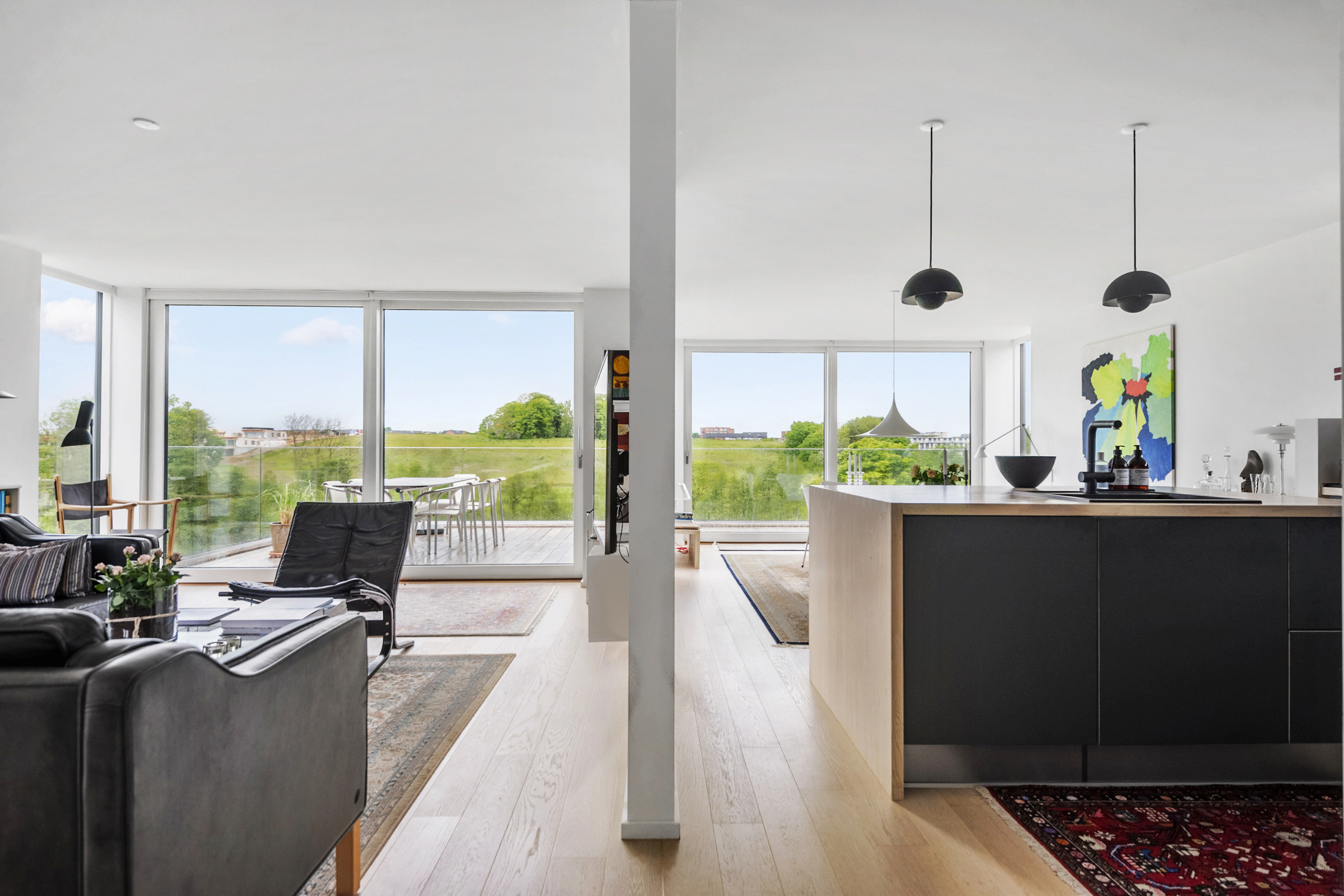 Fremhævet stue billede i fuldskærmstilstand. Billede af Overskov 30, 8300 Odder