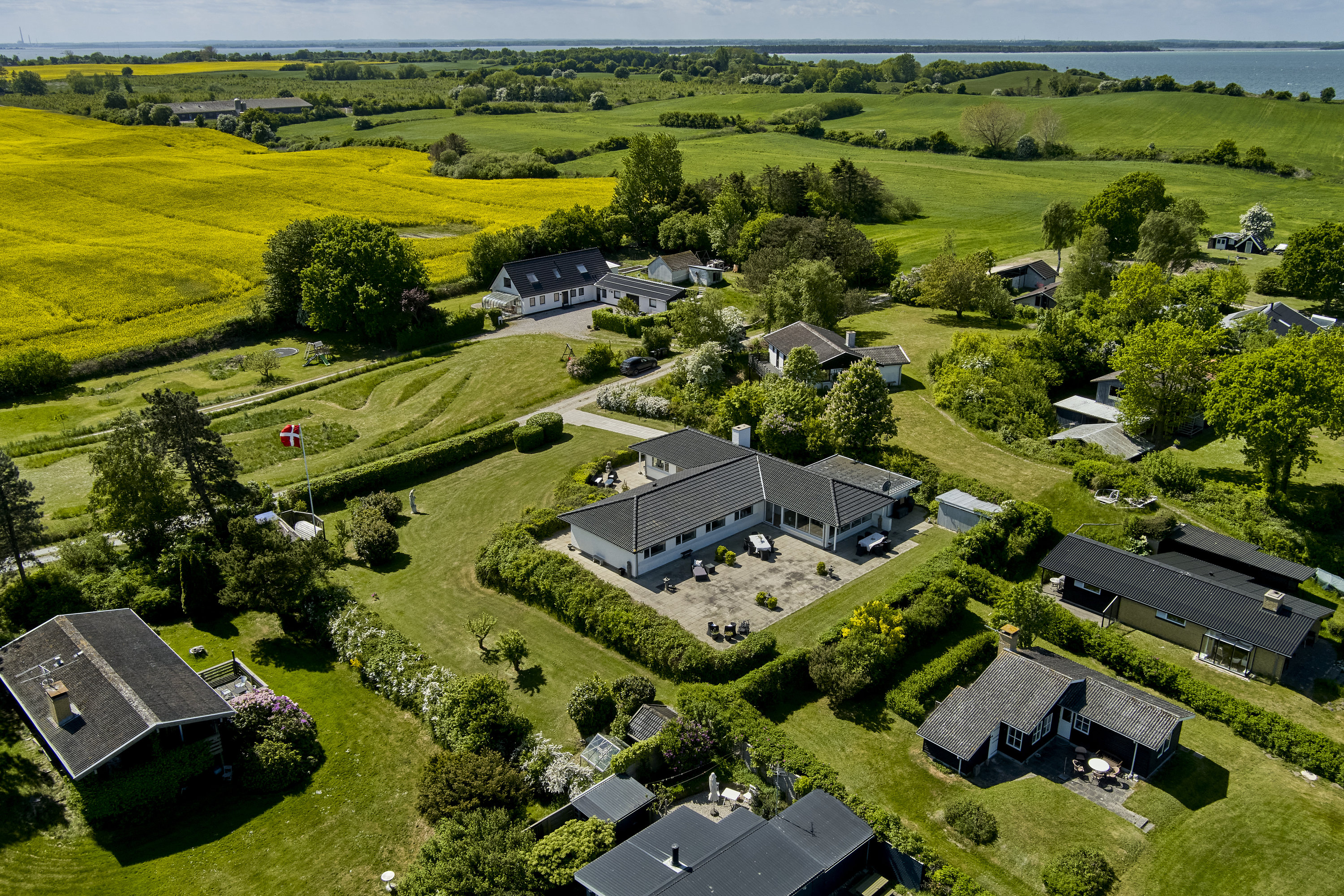 Fremhævet  billede i fuldskærmstilstand. Billede af Madehøjvej 4, Midskov, 5370 Mesinge