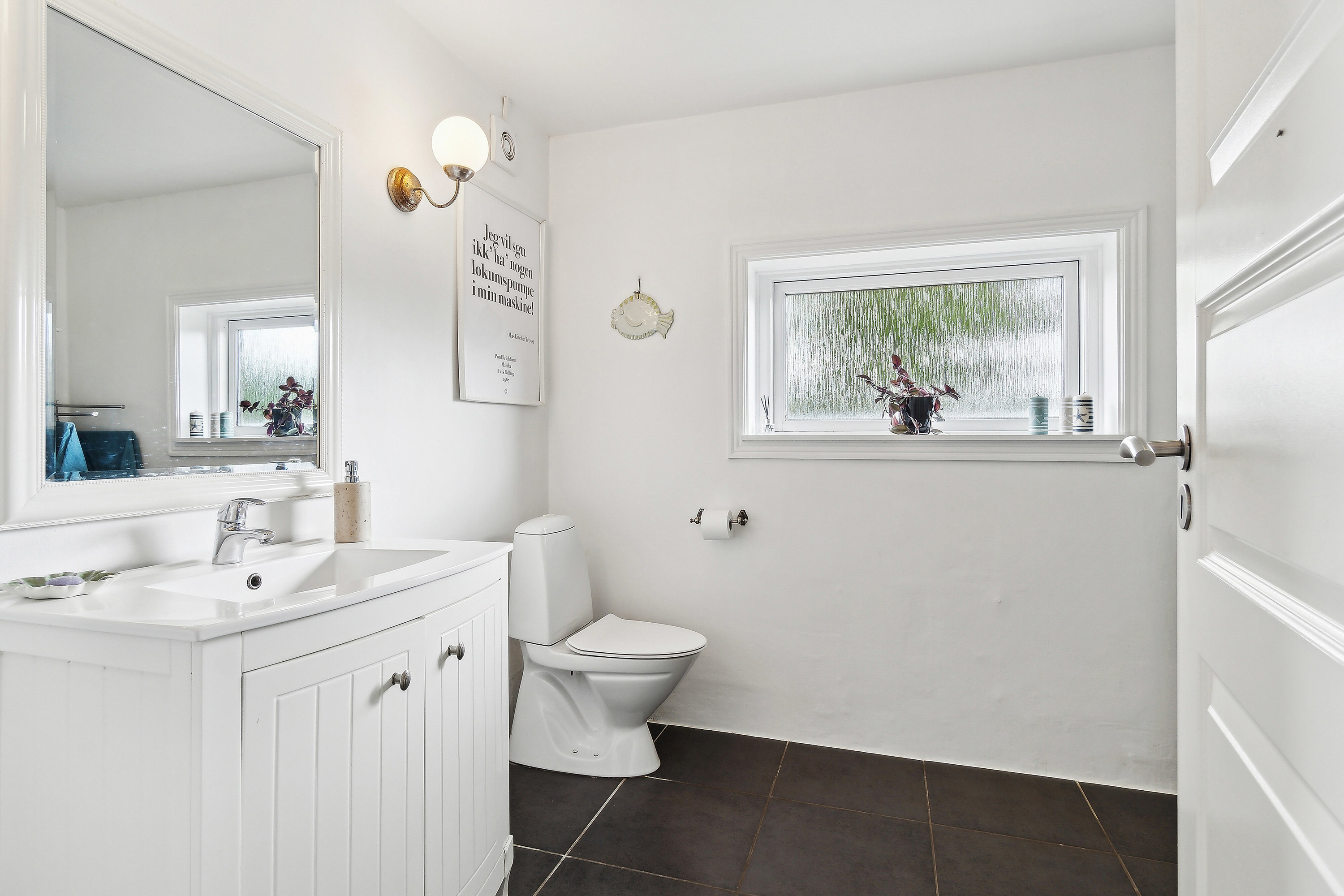 Fremhævet badeværelse billede i fuldskærmstilstand. Billede af Musettevej 5, Asserbo, 3360 Liseleje