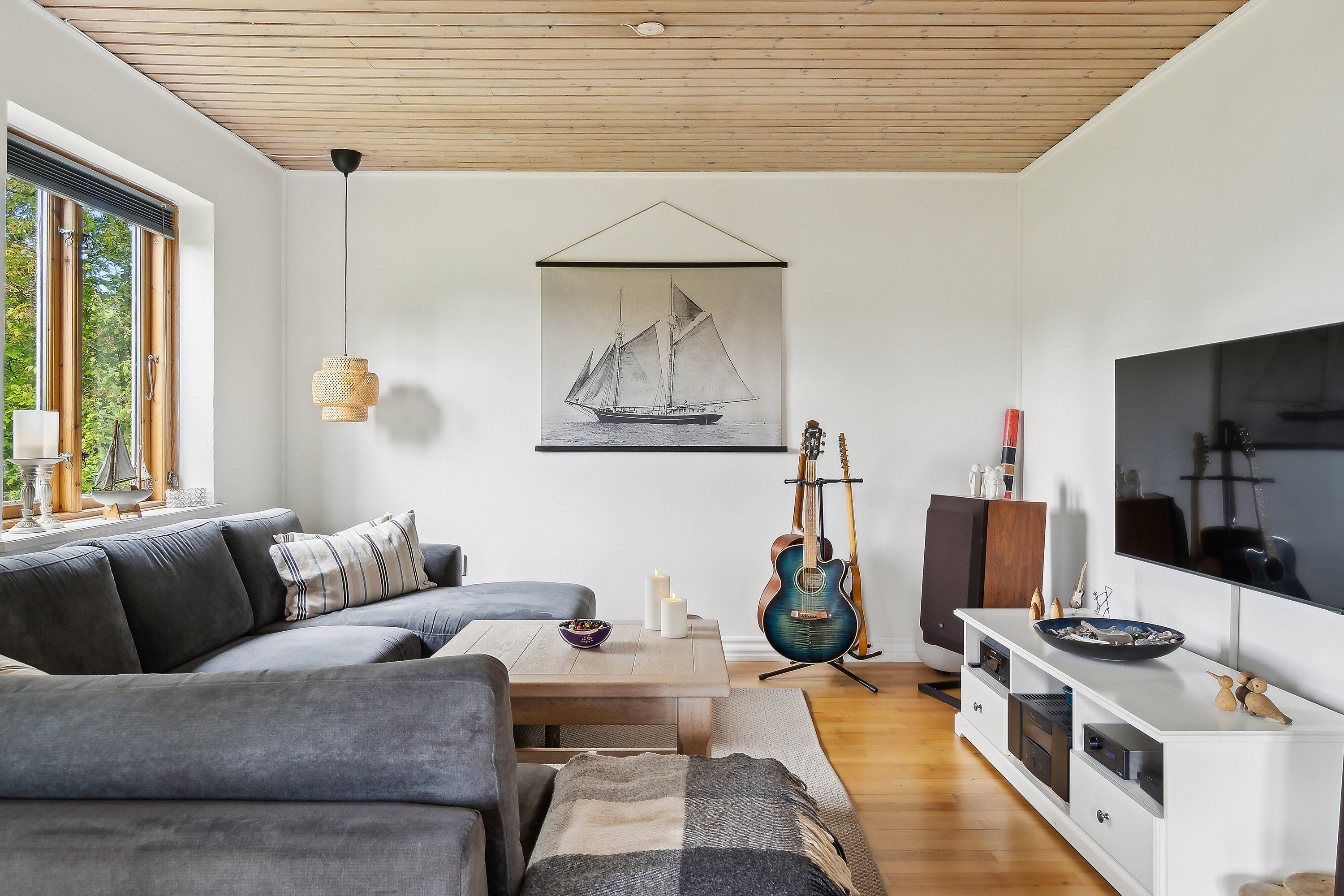 Fremhævet stue billede i fuldskærmstilstand. Billede af Musettevej 5, Asserbo, 3360 Liseleje