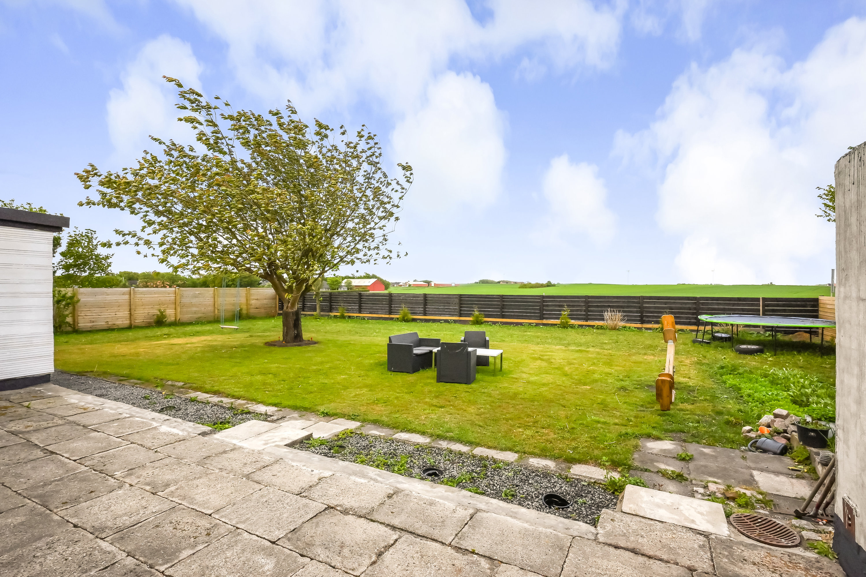 Fremhævet terrasse billede i fuldskærmstilstand. Billede af Bækkelundvej 8, Rom, 7620 Lemvig