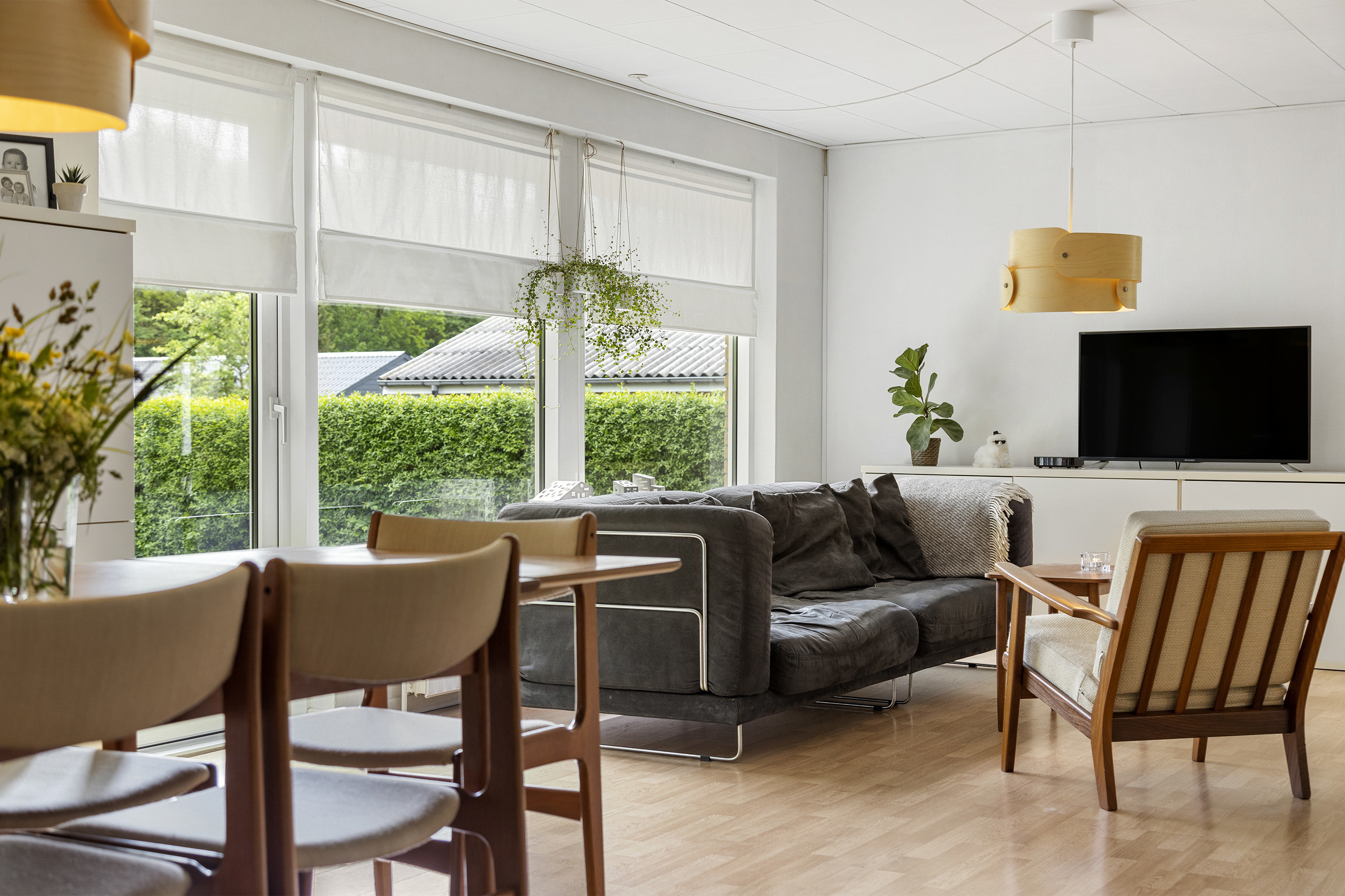 Fremhævet stue billede i fuldskærmstilstand. Billede af Kingosvej 8, 9760 Vrå